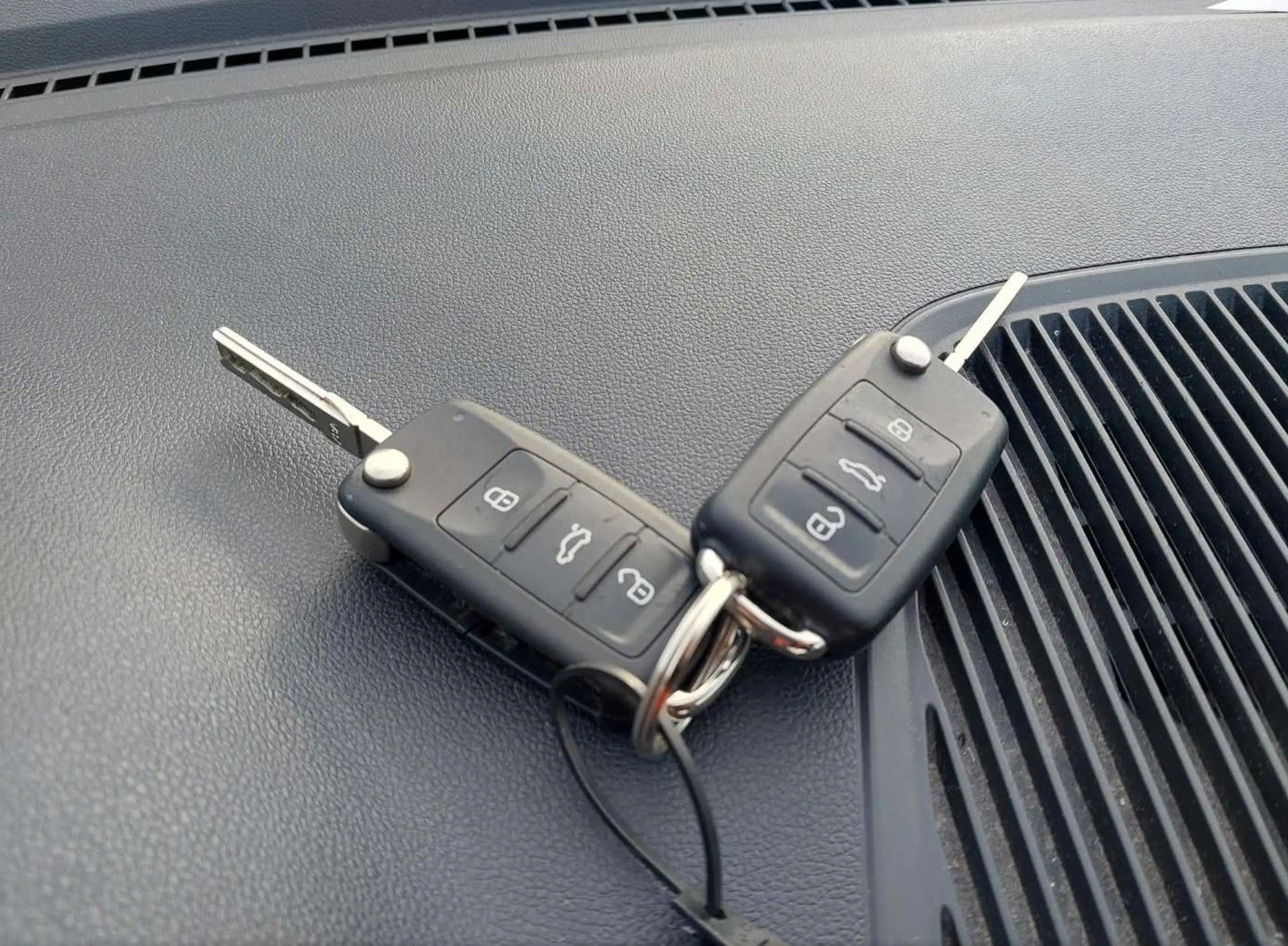 Volkswagen up! club up! *HU/AU NEU*KLIMA*SHZ* — photo 13