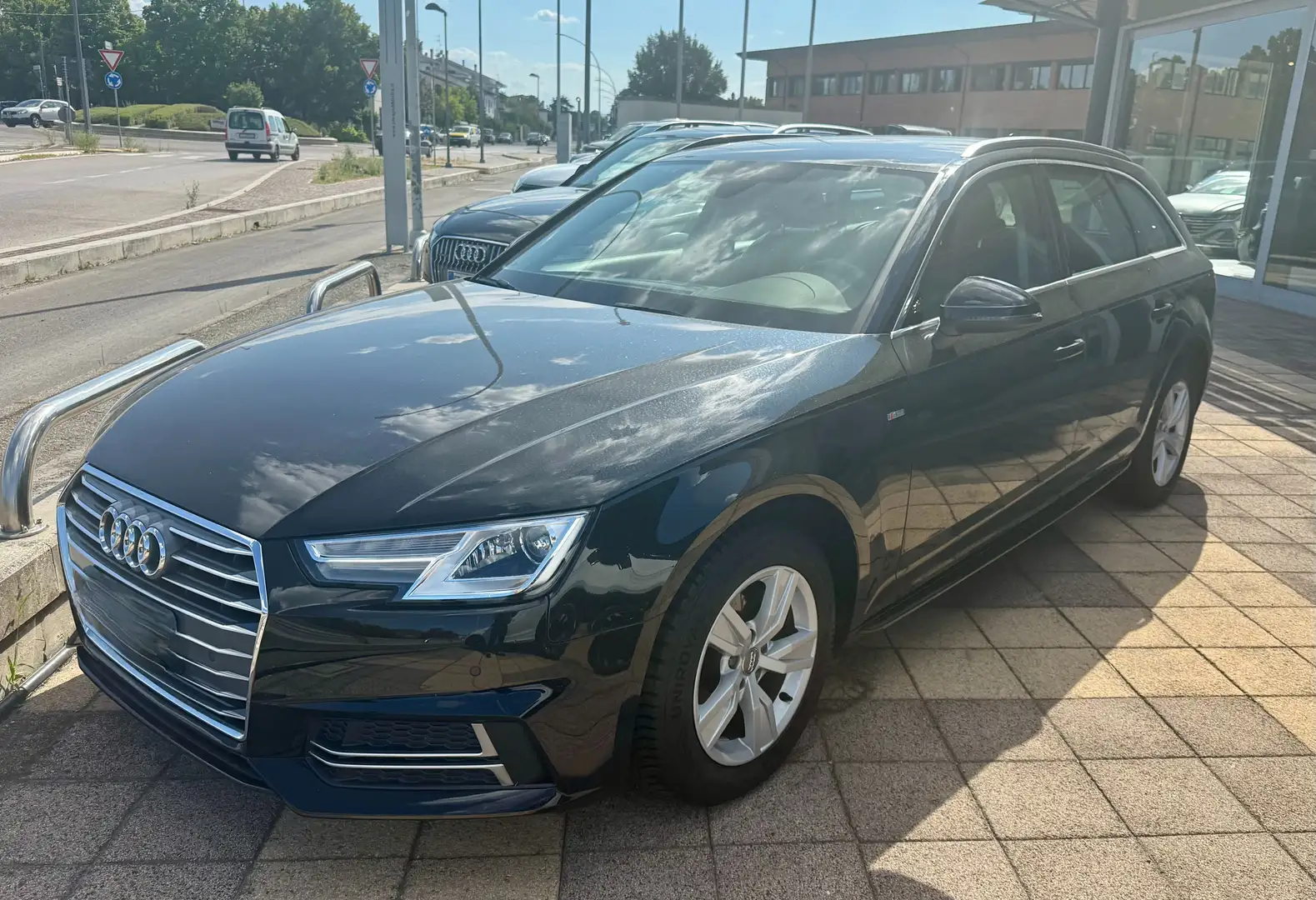 Audi A4 A4 V 2016 Avant Avant 2.0 tdi Sport 150cv Noir - 1