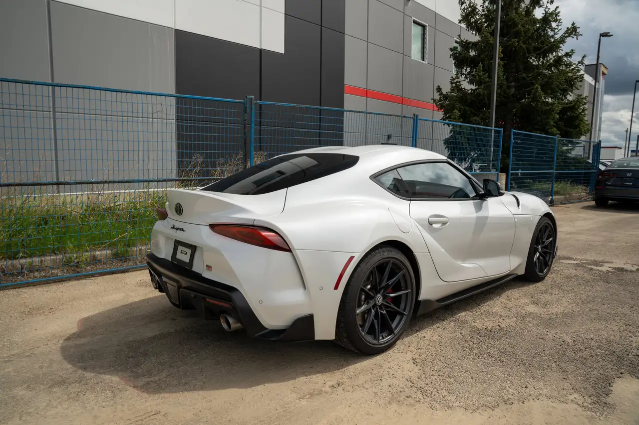 Toyota GR Supra снимка Toyota GR Supra
