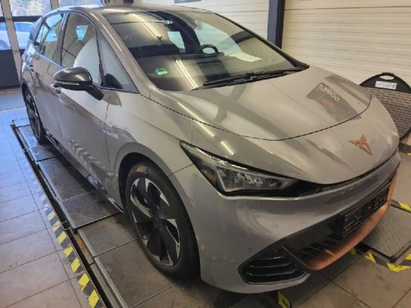 CUPRA Born 150 kW Grau - 2