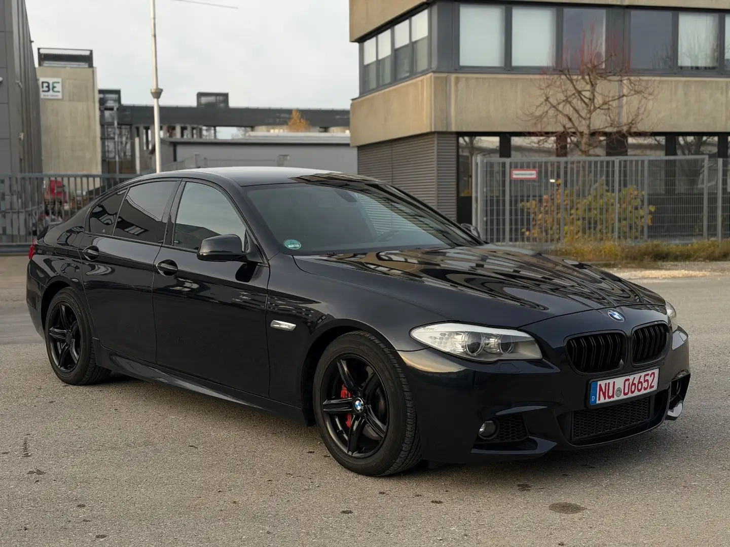 BMW 530 d Limo M-Paket Kamera Sportautomatik Alcantar Noir - 2