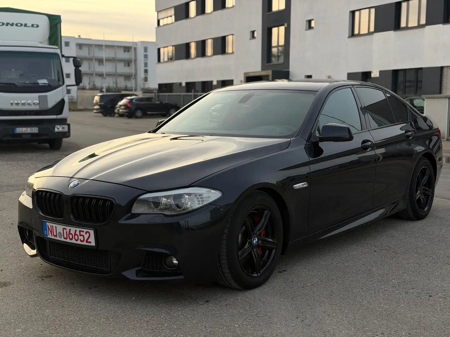 BMW 530 d Limo M-Paket Kamera Sportautomatik Alcantar Noir - 1