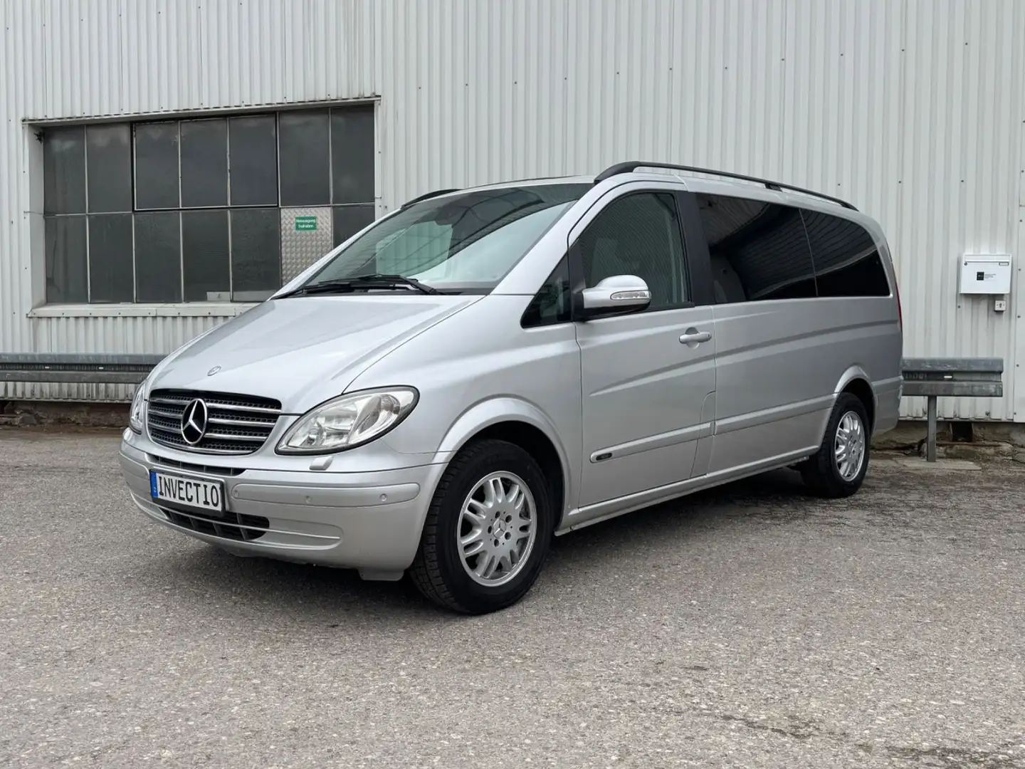 Mercedes-Benz Viano 2.2 CDI lang*Aut.*8 Sitzer*Panorama* Plateado - 1