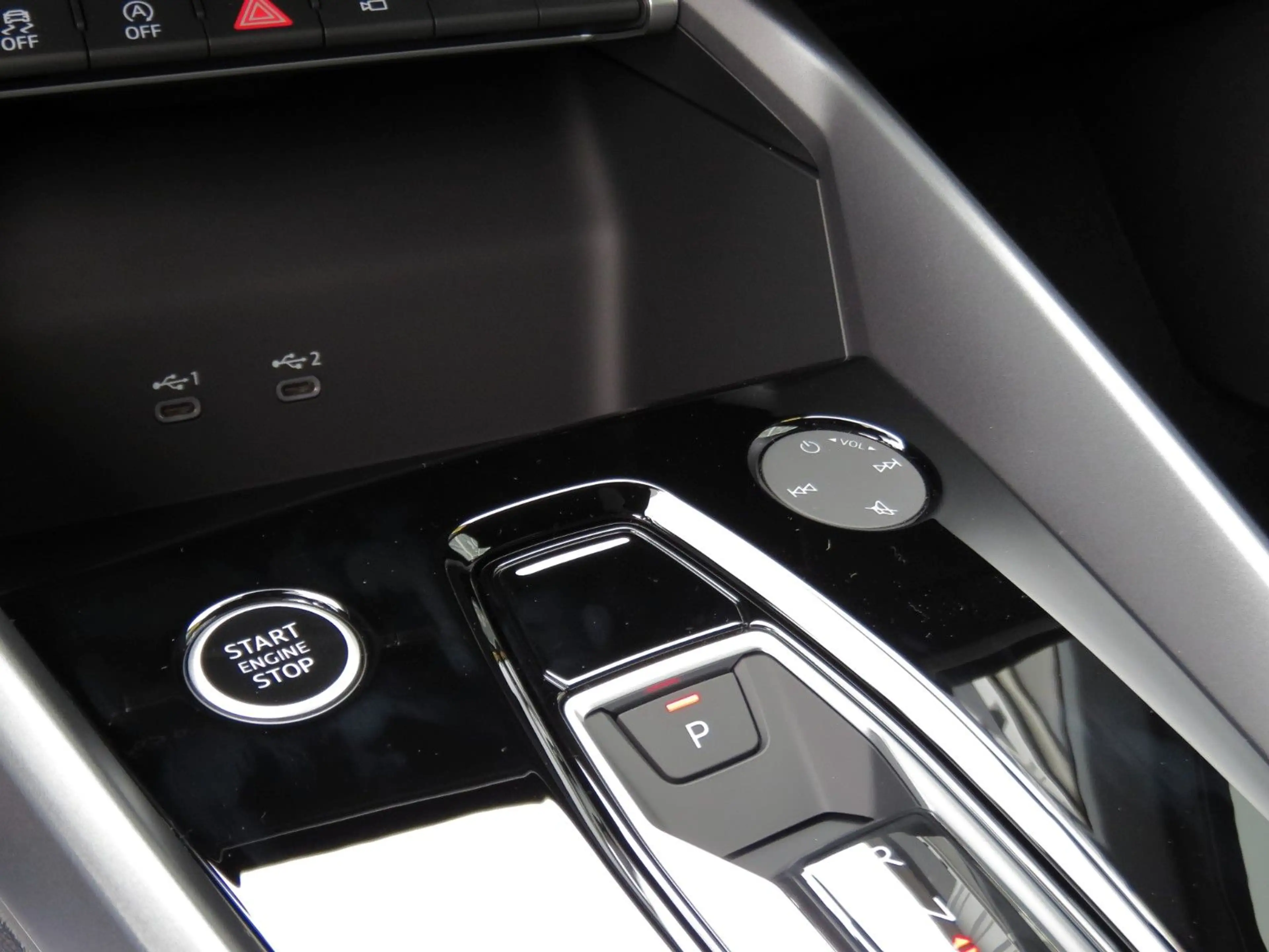 Audi A3 Sportback TDI 110 kW 2x S line PANO SONOS 360 — photo 12