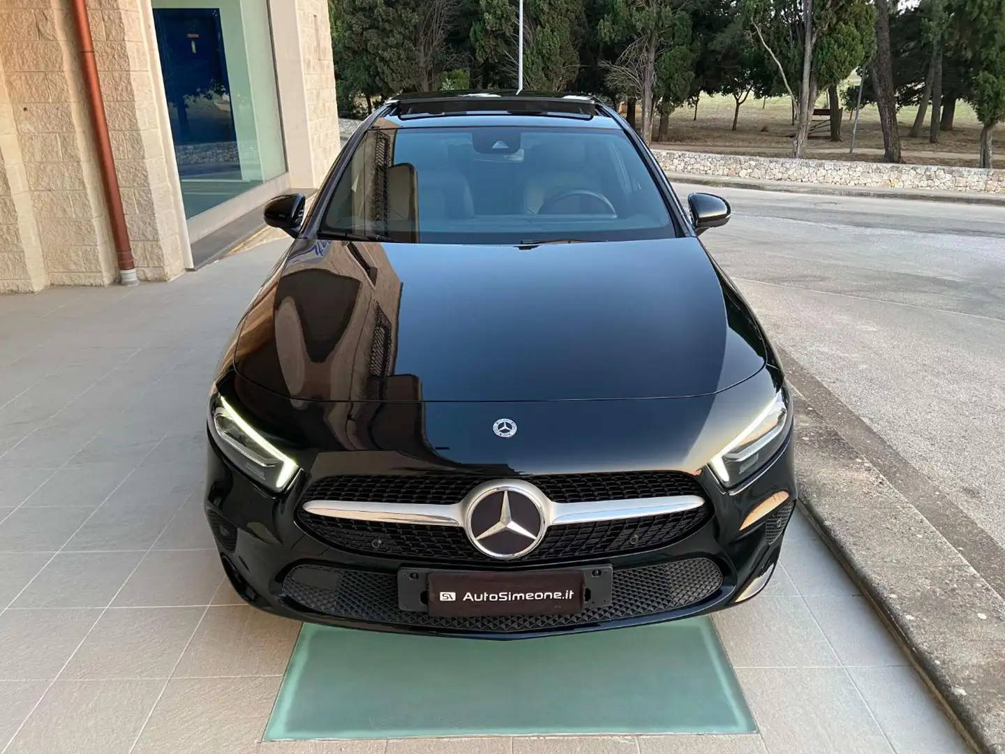 Mercedes-Benz A 180 Automatic Sport Plus TETTO APR/PAN-LUCI AMBIENTE Nero - 2