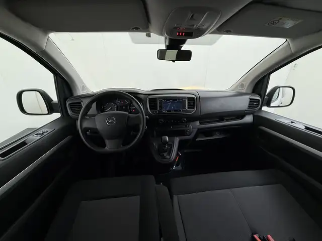 Opel Vivaro view 3