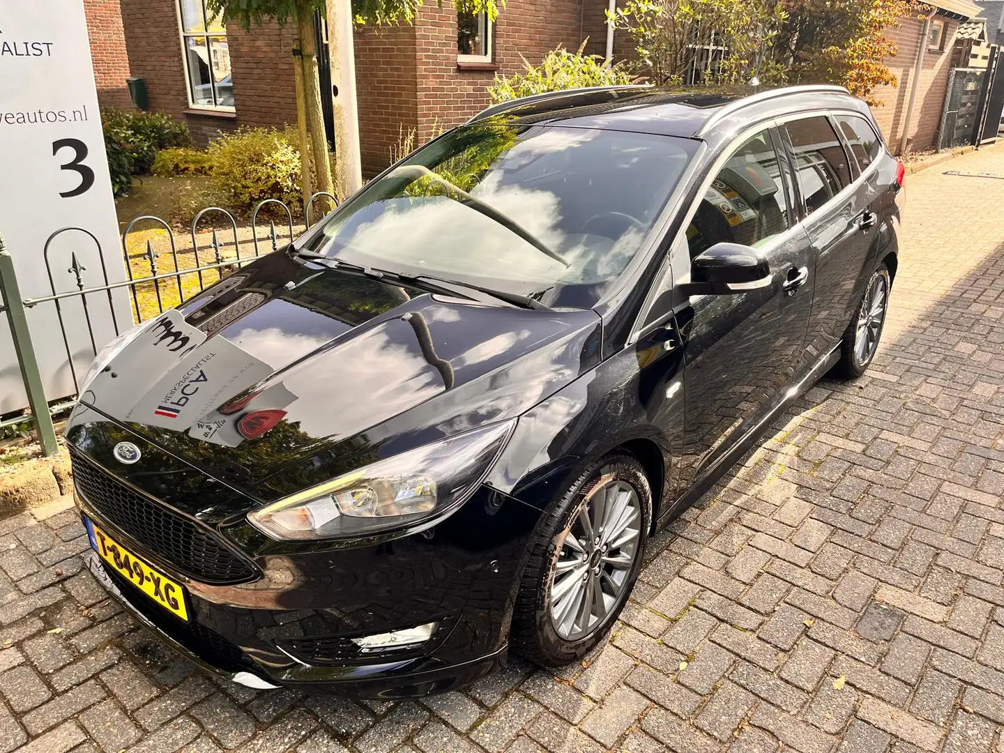 Ford Focus Wagon 1.0 ST-Line Schwarz - 2