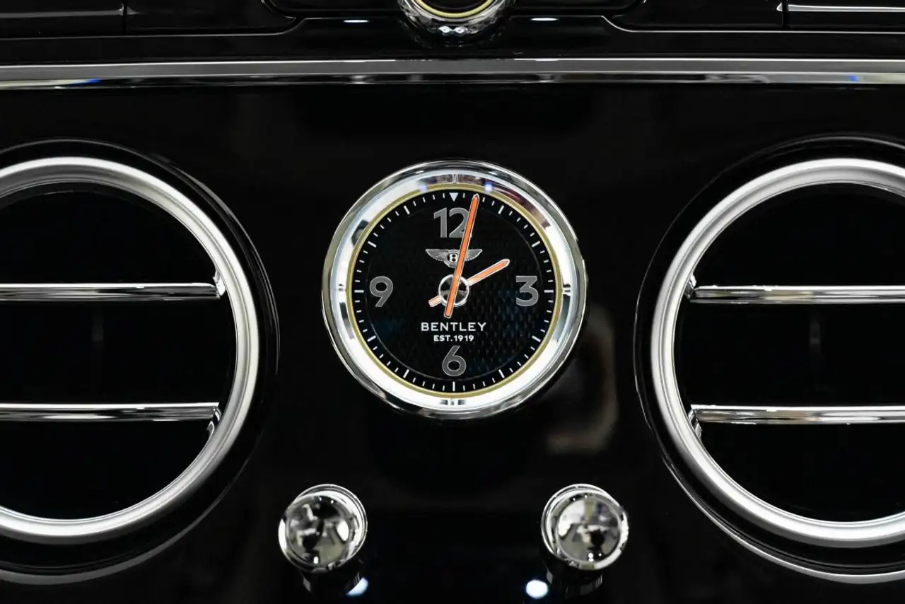 Bentley Continental GT 2025 — фото 27