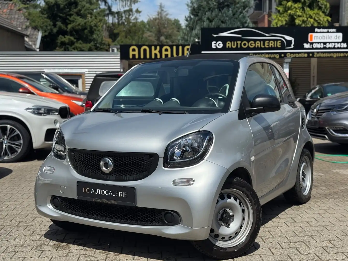 smart forTwo fortwo coupe Basis*AUTOM* Silber - 1