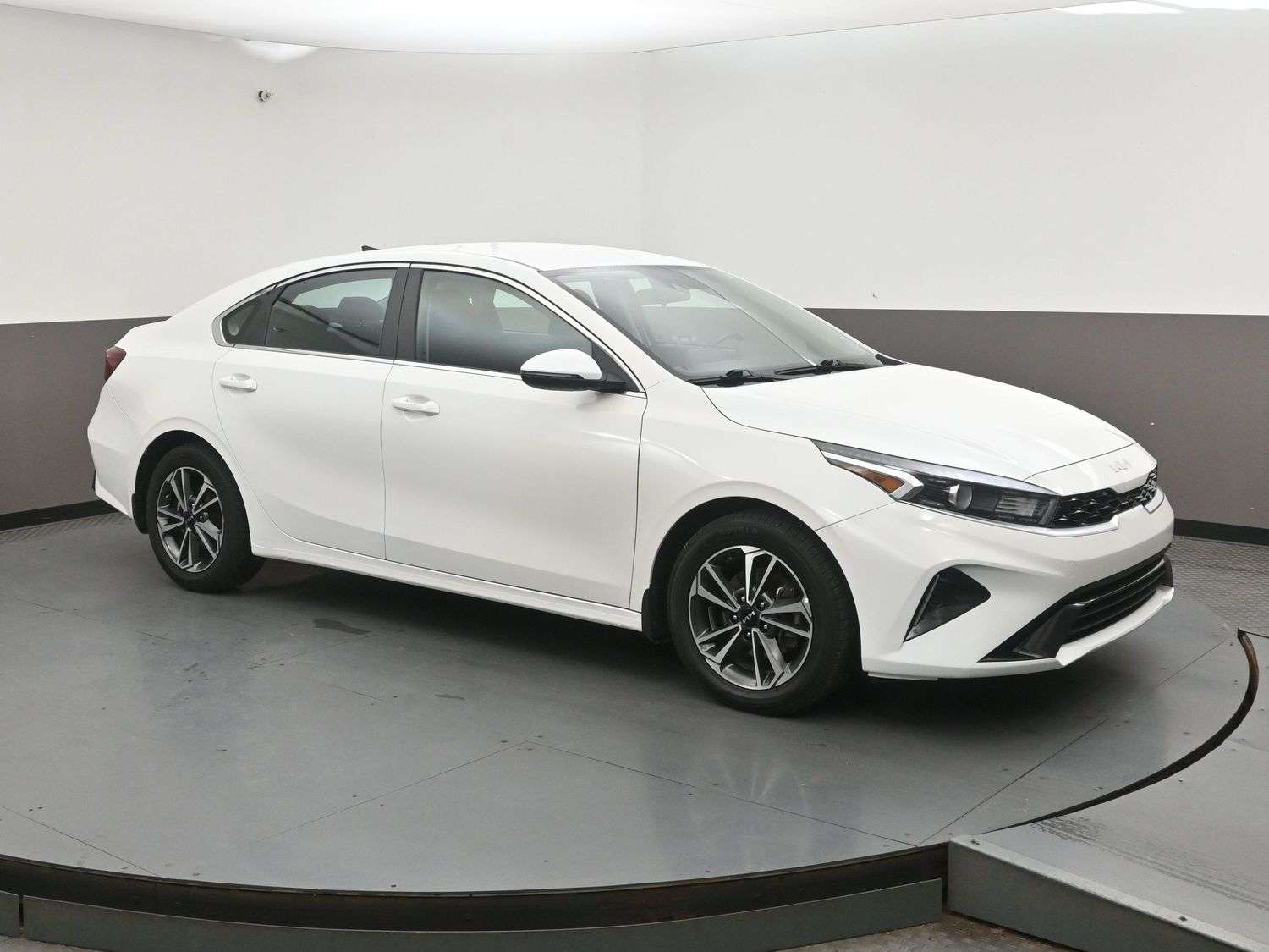 2024 Kia Forte EX FACTORY WARRANTY!! HEATED SEATS & STEERING | WIRELESS CHARGING & MORE!
