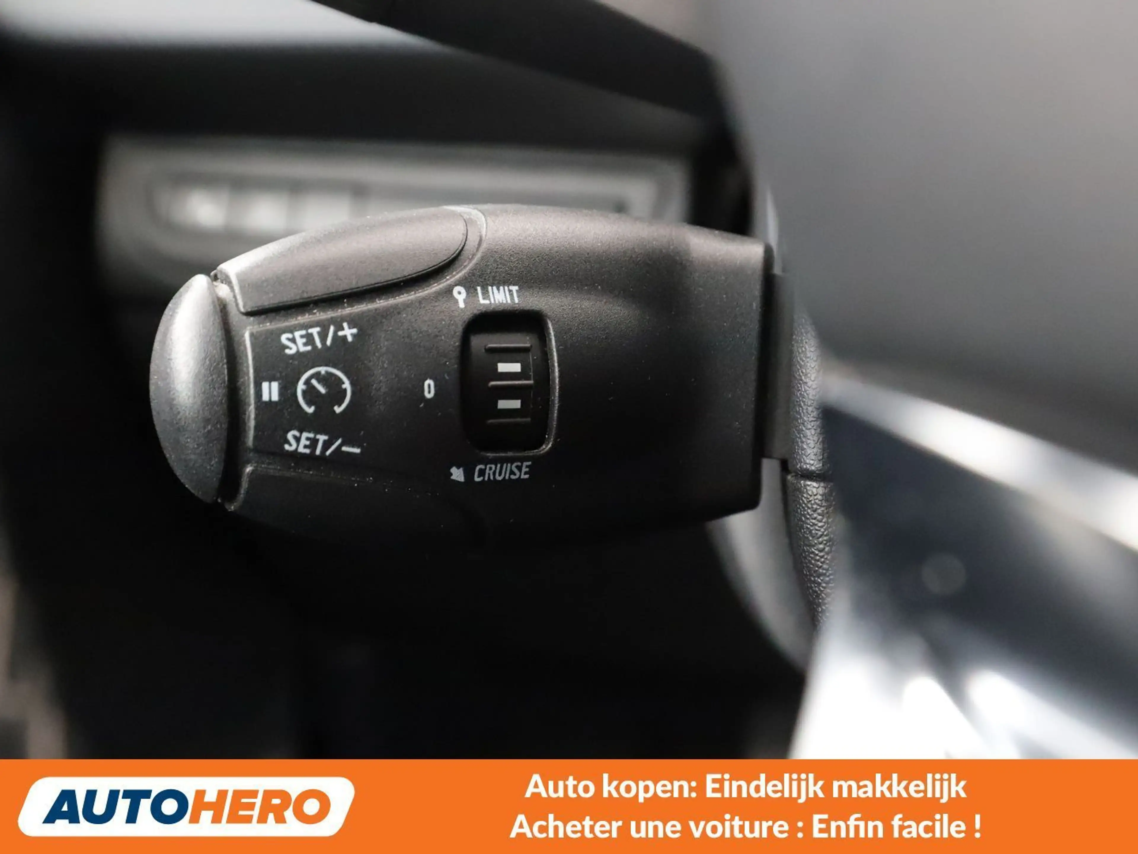 Peugeot 2008 1.6 Blue-HDi Allure — photo 13