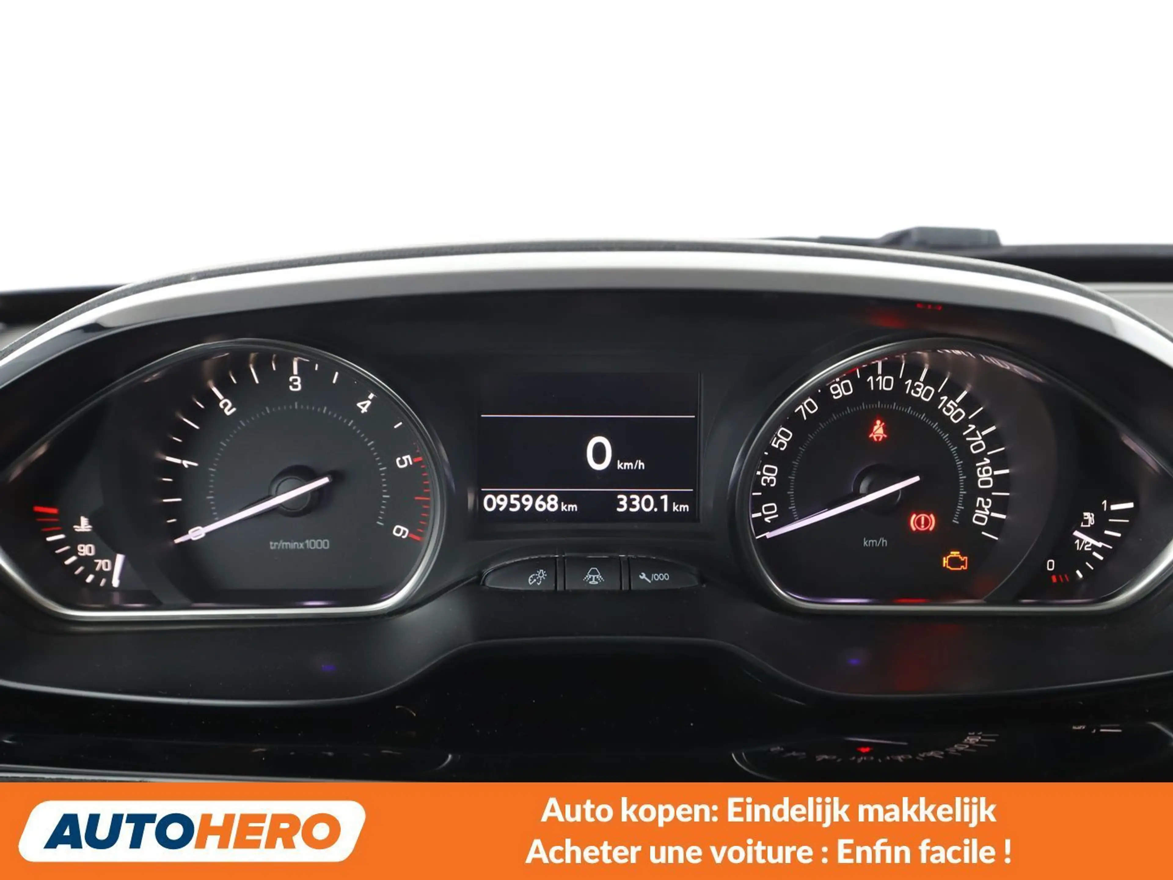 Peugeot 2008 1.6 Blue-HDi Allure — photo 6
