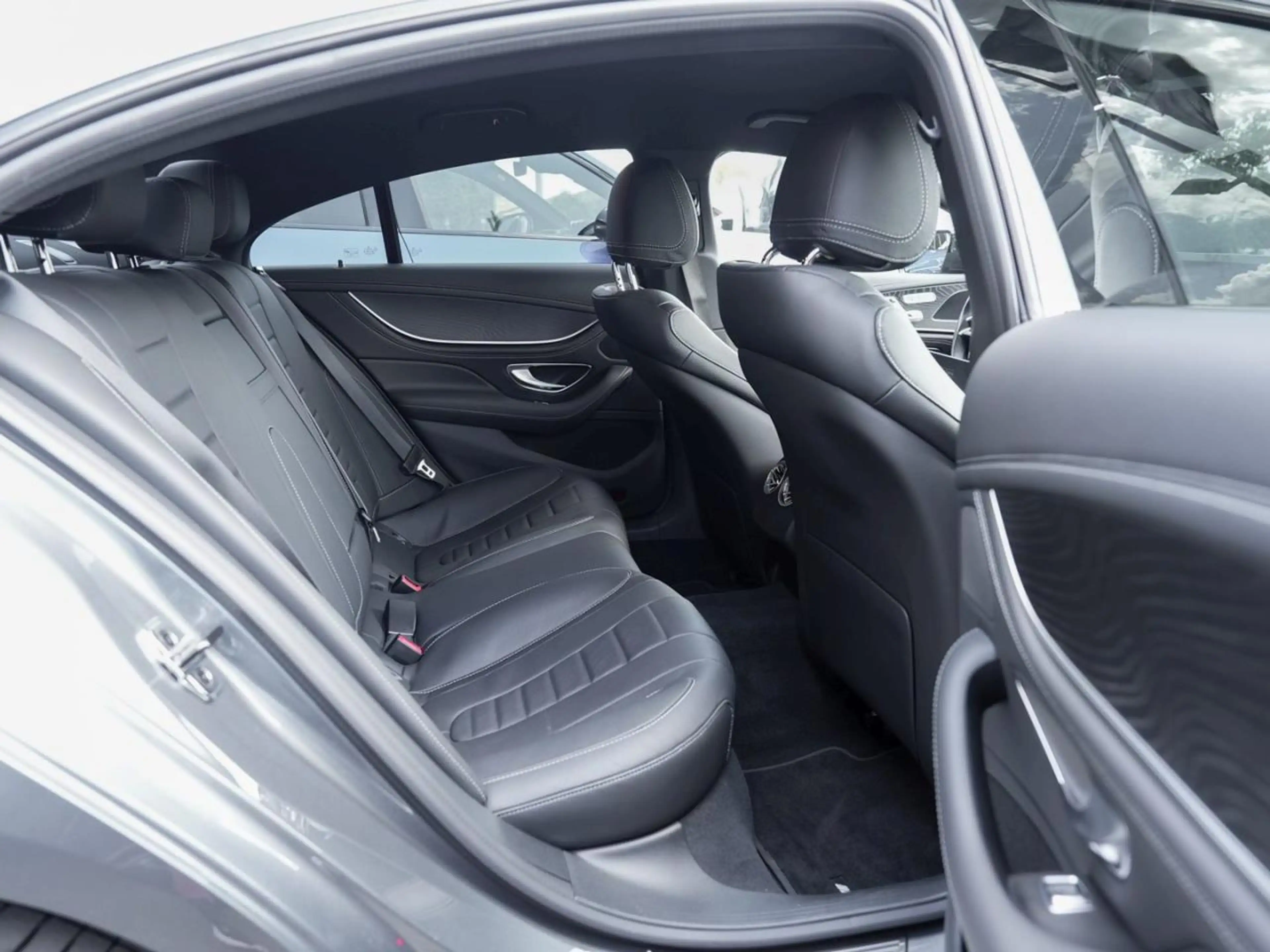 Mercedes-Benz CLS 450 4M AMG Night Distronic Memory Kamera — photo 11