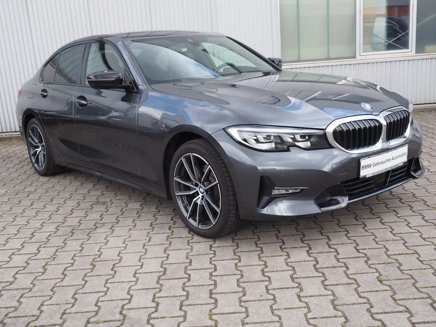 BMW 320 i Aut. Sport Line*Glasdach*ACC*HUD*HiFi*Komfortzug Grey - 1