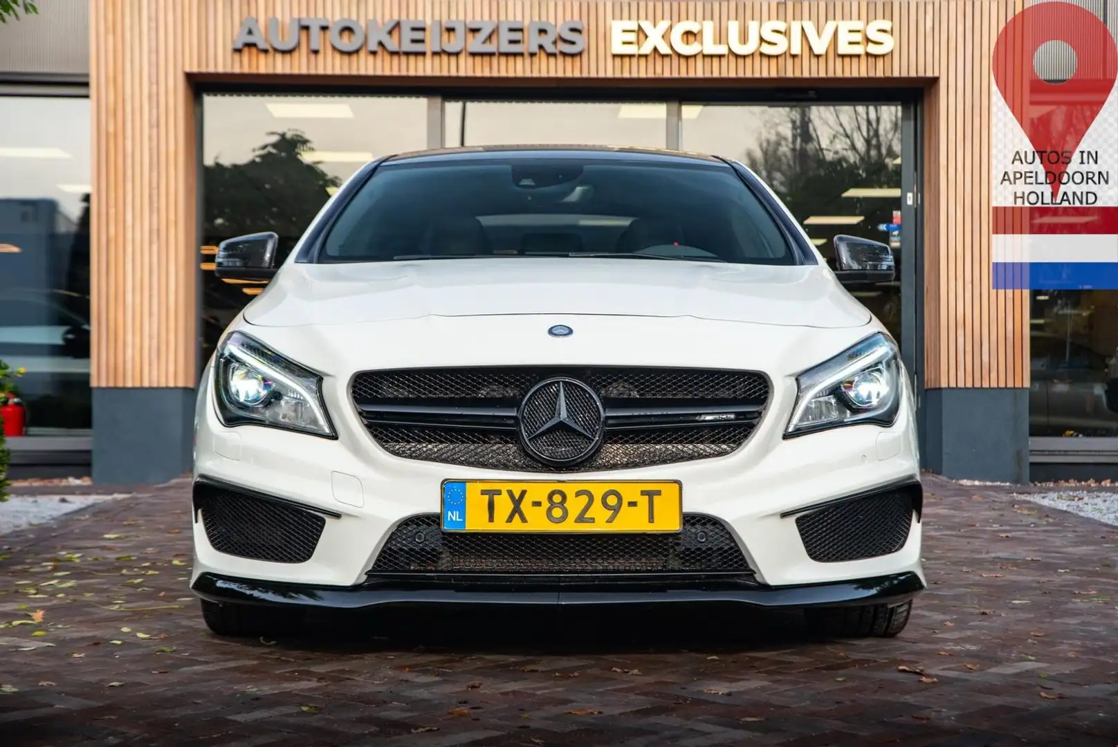 Mercedes-Benz CLA 45 AMG 4MATIC Edition 1 Wit - 1