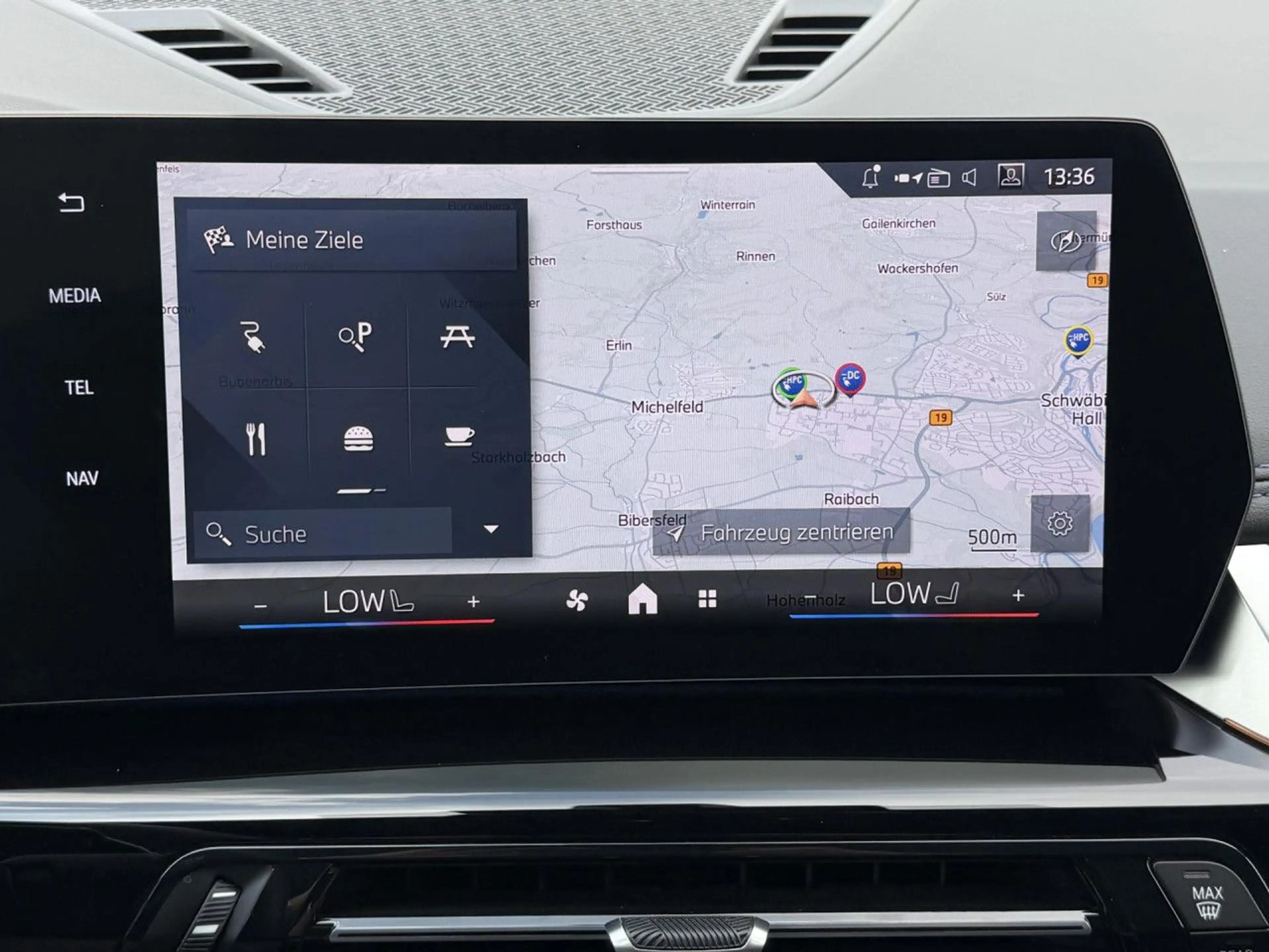 BMW iX1 xDrive30 Sportpaket HUD Navi LED PDC — photo 14