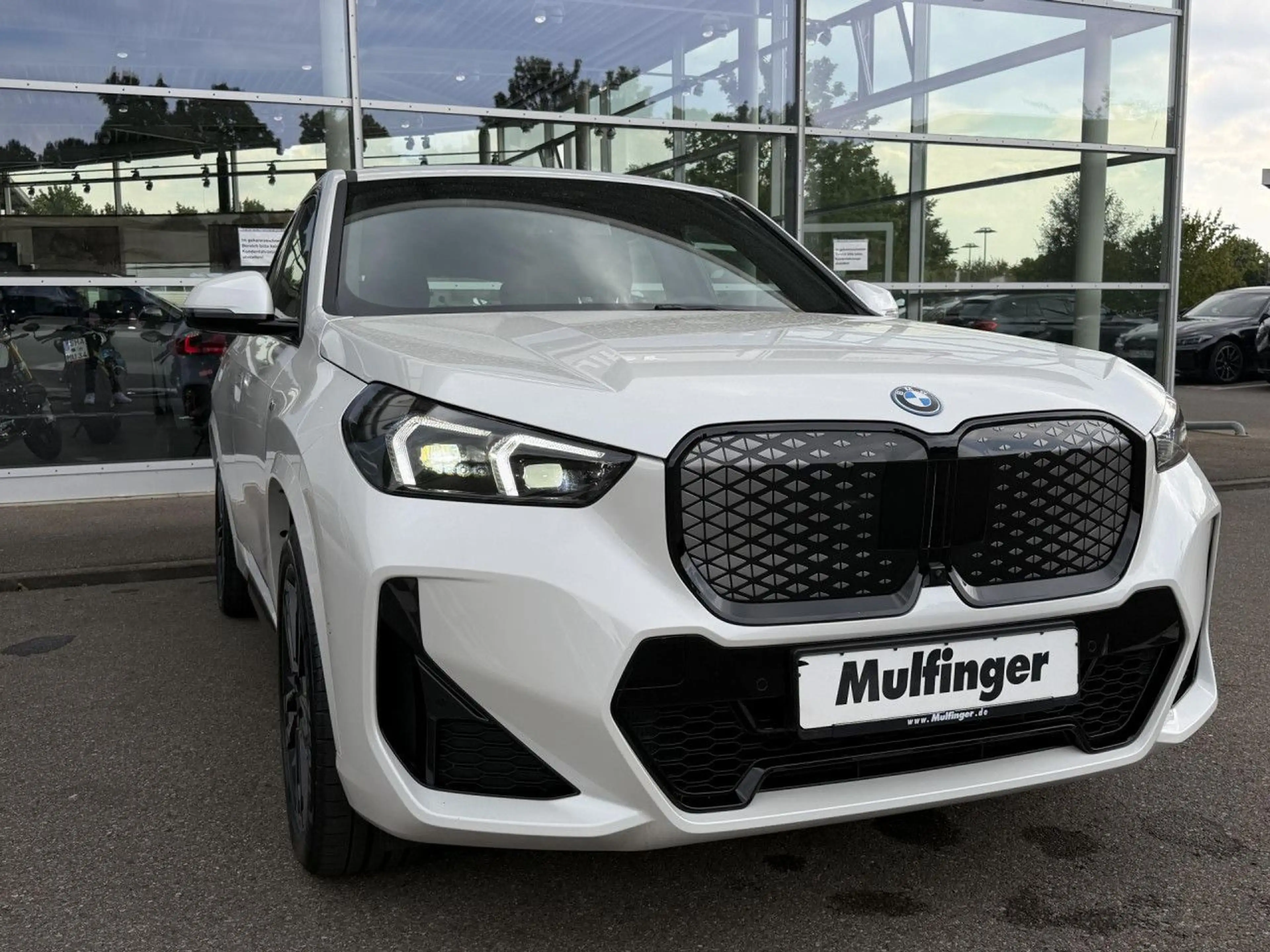 BMW iX1 xDrive30 Sportpaket HUD Navi LED PDC — photo 5
