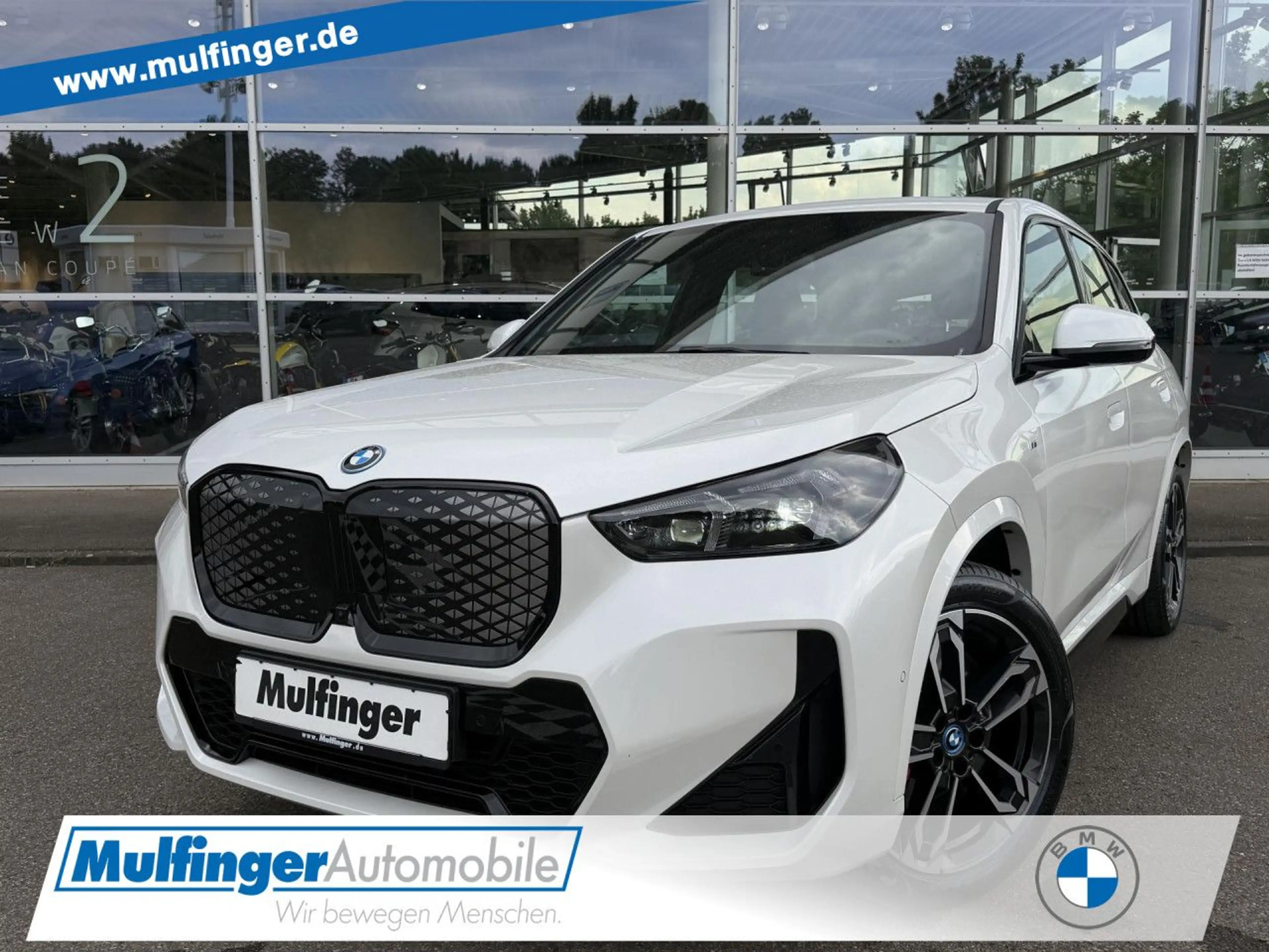 BMW iX1 xDrive30 Sportpaket HUD Navi LED PDC