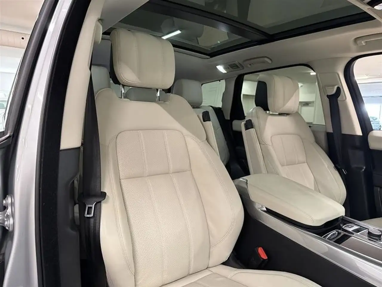 Land Rover Range Rover Sport снимка Land Rover Range Rover Sport