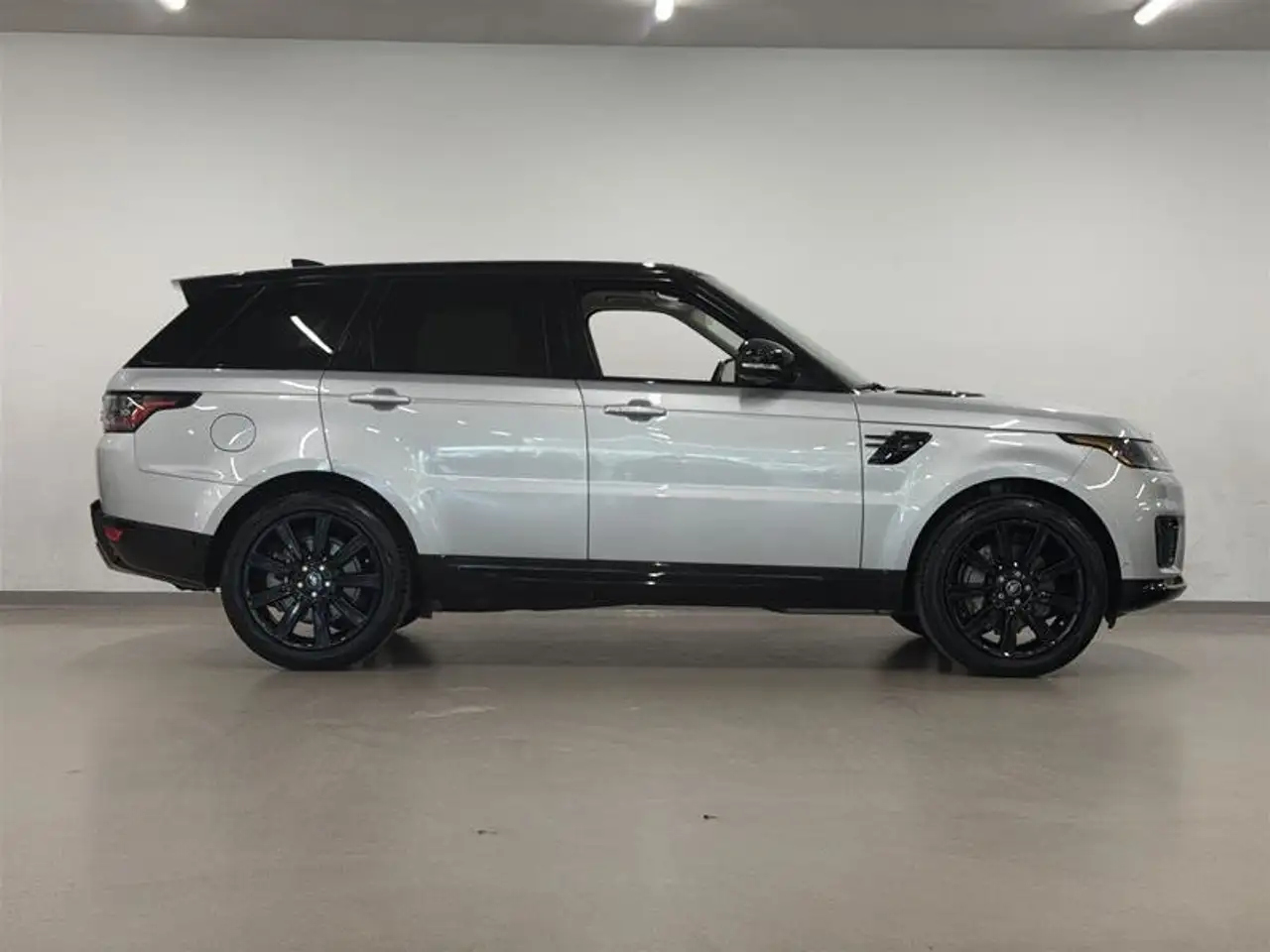 Land Rover Range Rover Sport снимка Land Rover Range Rover Sport