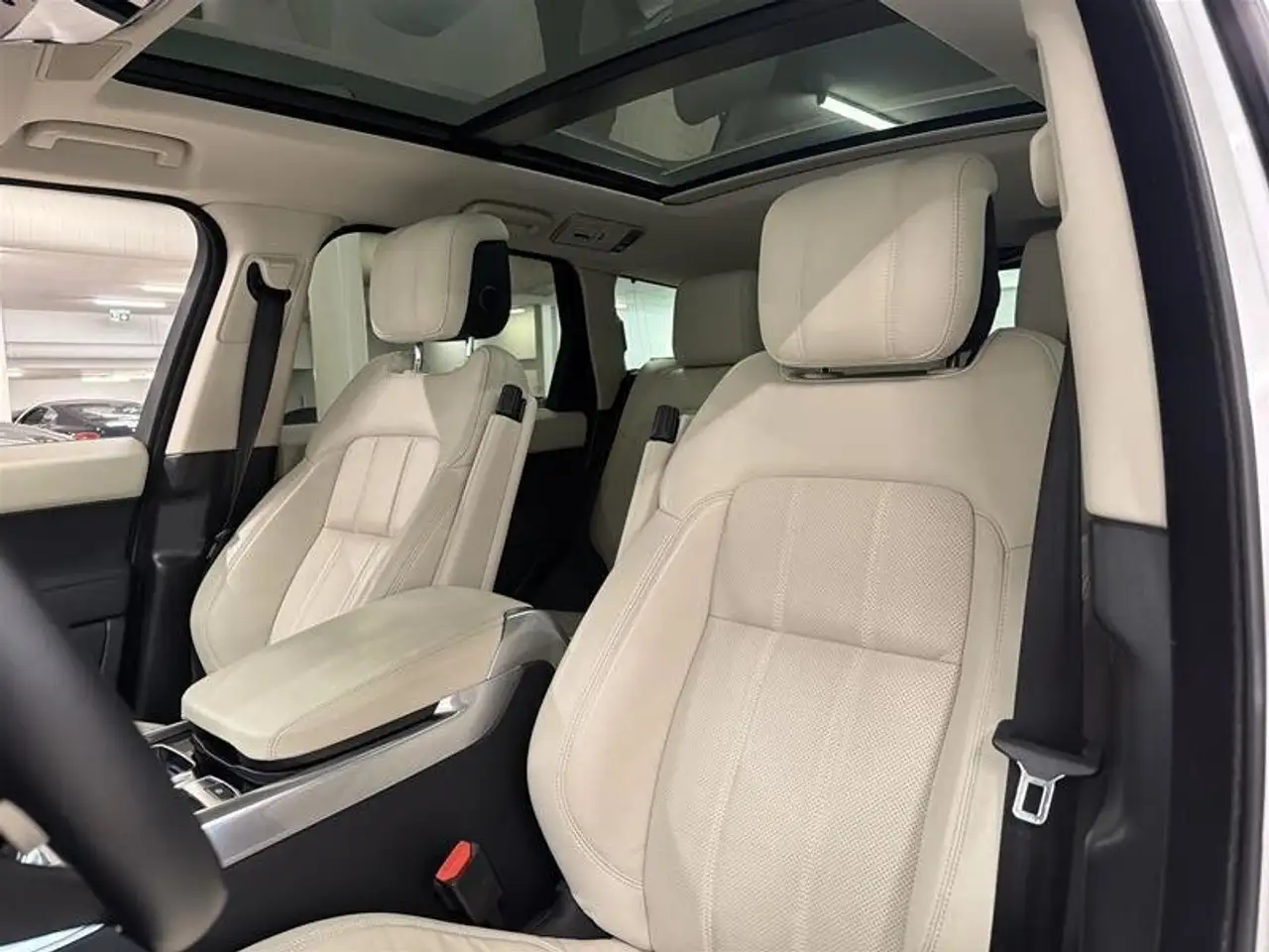 Land Rover Range Rover Sport снимка Land Rover Range Rover Sport