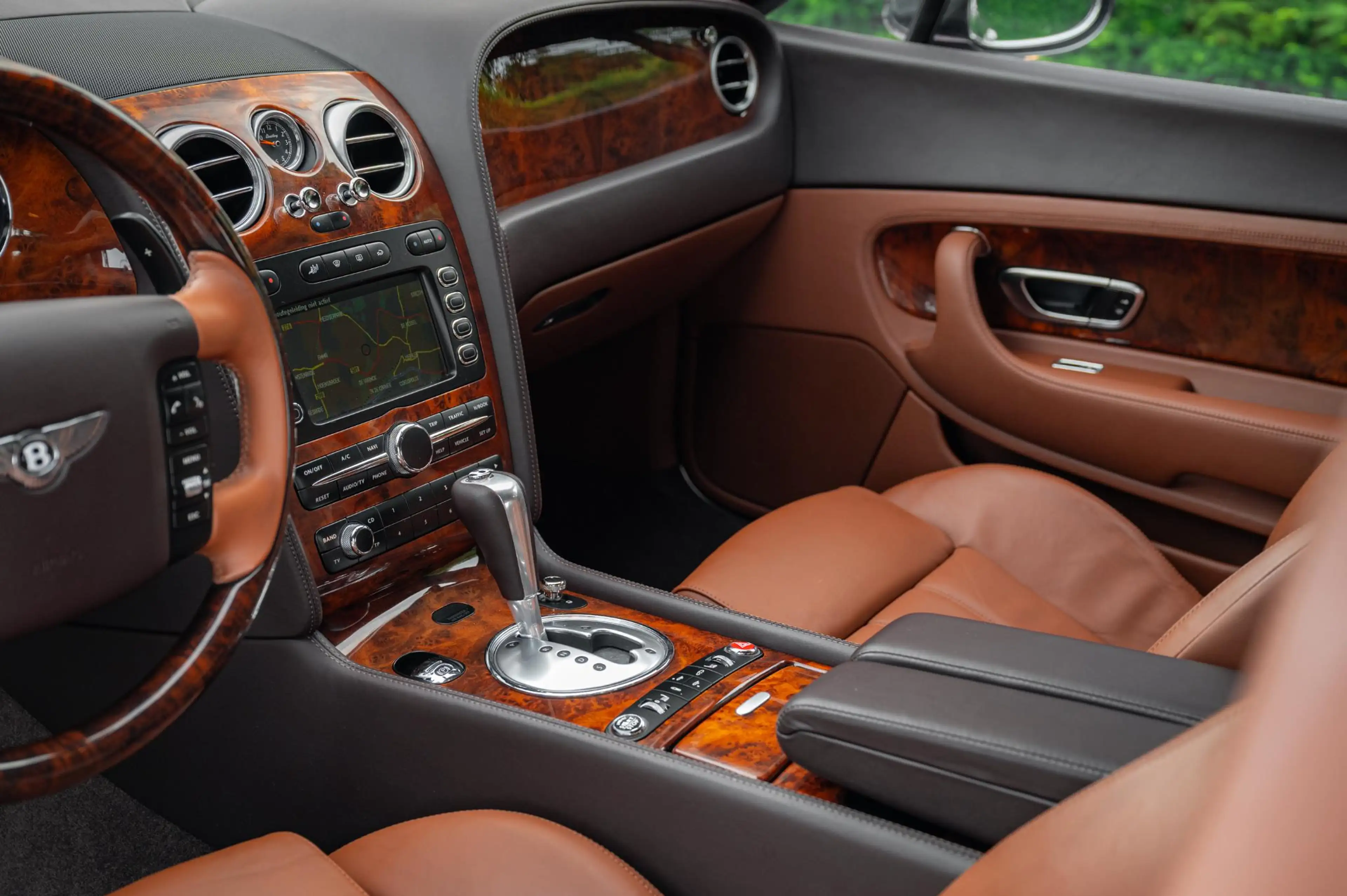 Bentley Continental GT 6.0 W12 560pk | Zwart/Cognac | — photo 17