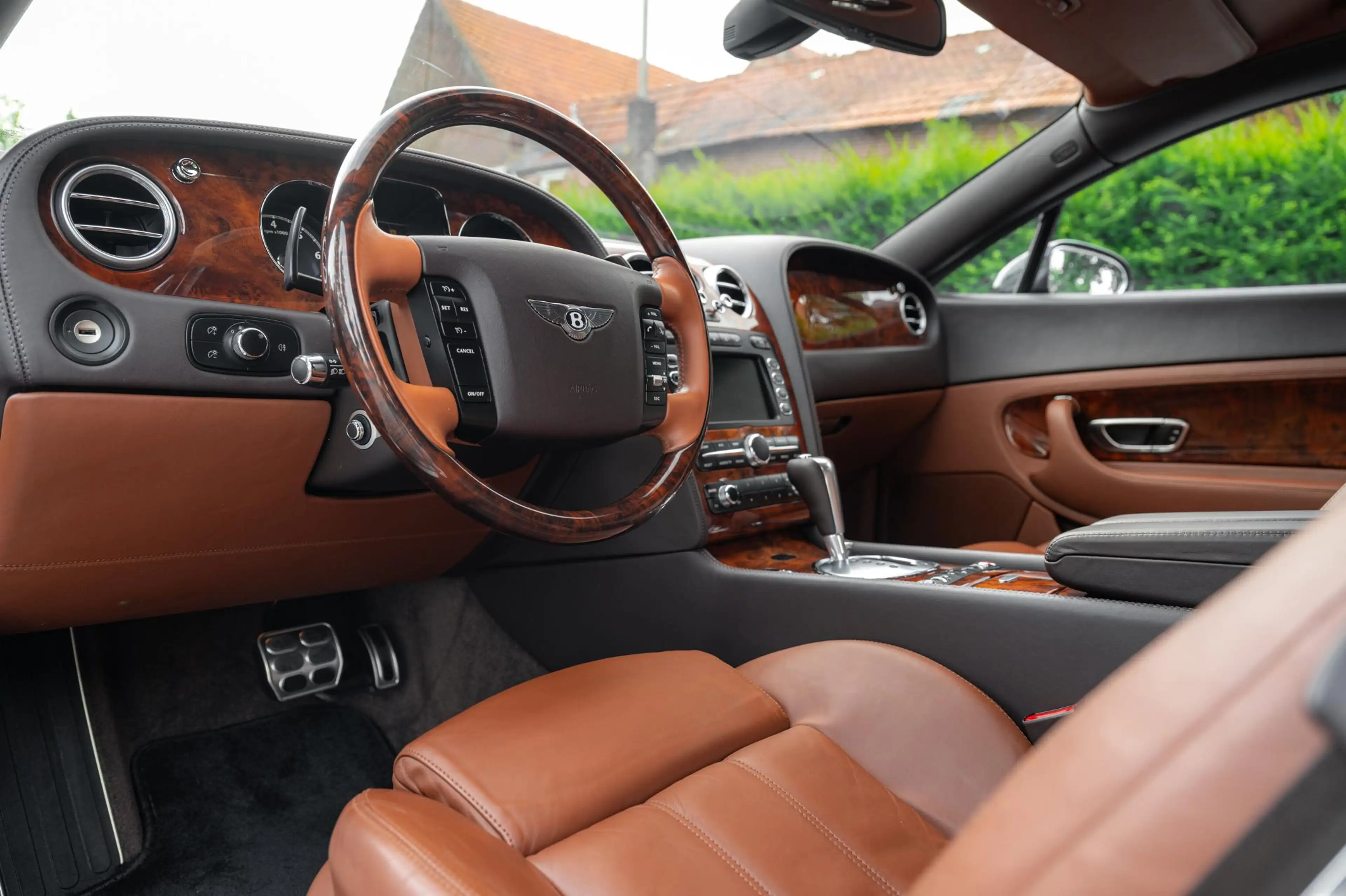 Bentley Continental GT 6.0 W12 560pk | Zwart/Cognac | — photo 4