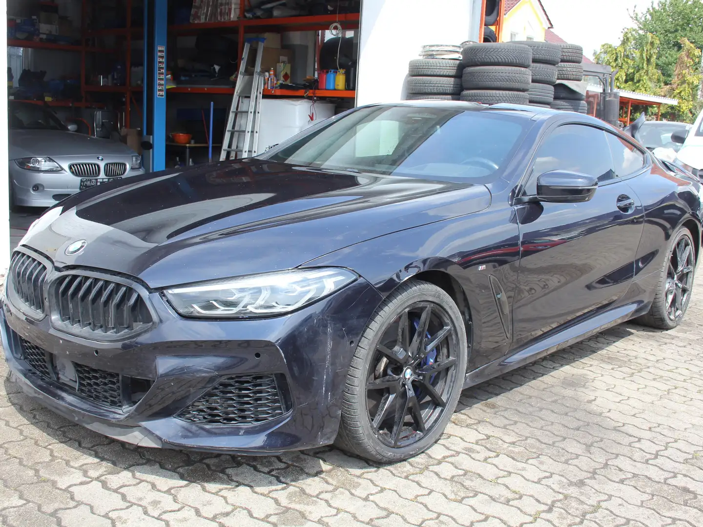 BMW M850 M850 i xDrive Schwarz - 1