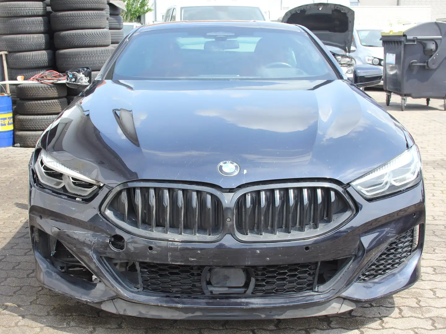 BMW M850 M850 i xDrive Schwarz - 2