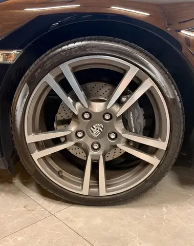 Porsche 911 view 15