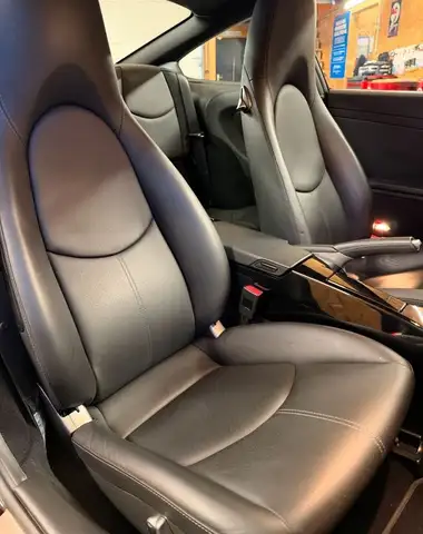 Porsche 911 view 11