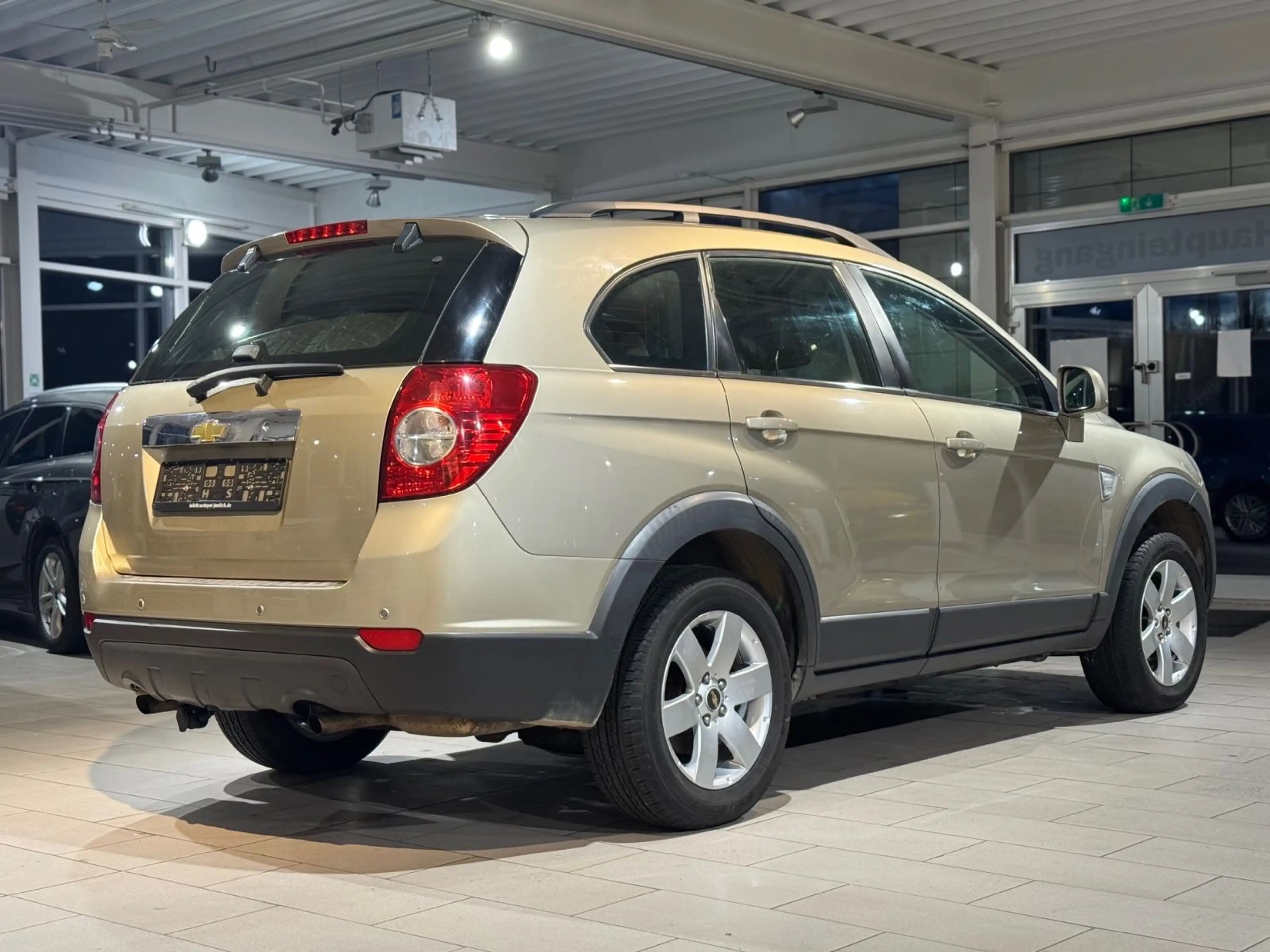 Chevrolet Captiva 2.4 LS 2WD*KLIMA*AHK*NAVI*PDC*SHZ*7.SITZ — photo 4
