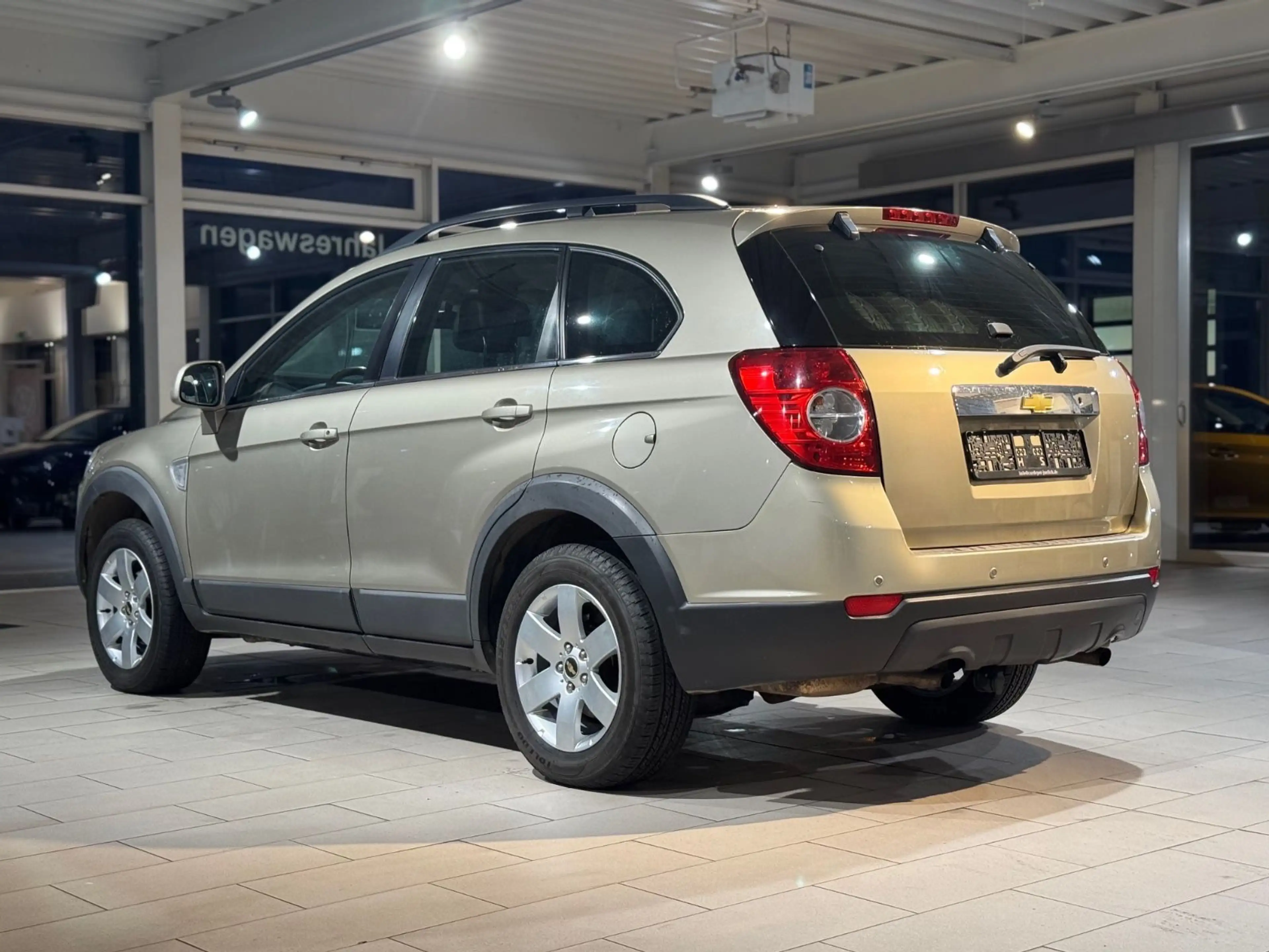 Chevrolet Captiva 2.4 LS 2WD*KLIMA*AHK*NAVI*PDC*SHZ*7.SITZ — photo 3