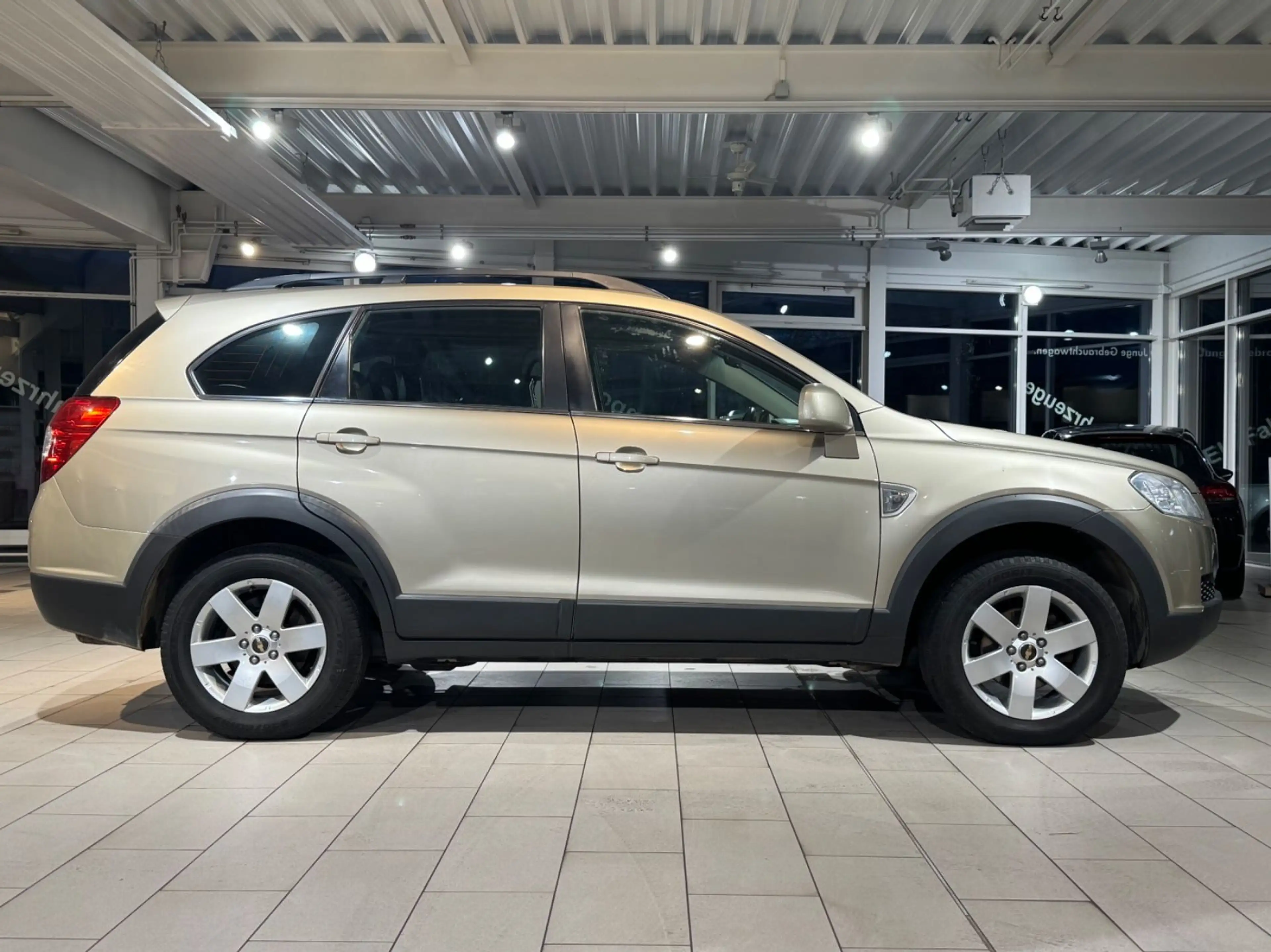 Chevrolet Captiva 2.4 LS 2WD*KLIMA*AHK*NAVI*PDC*SHZ*7.SITZ — photo 5