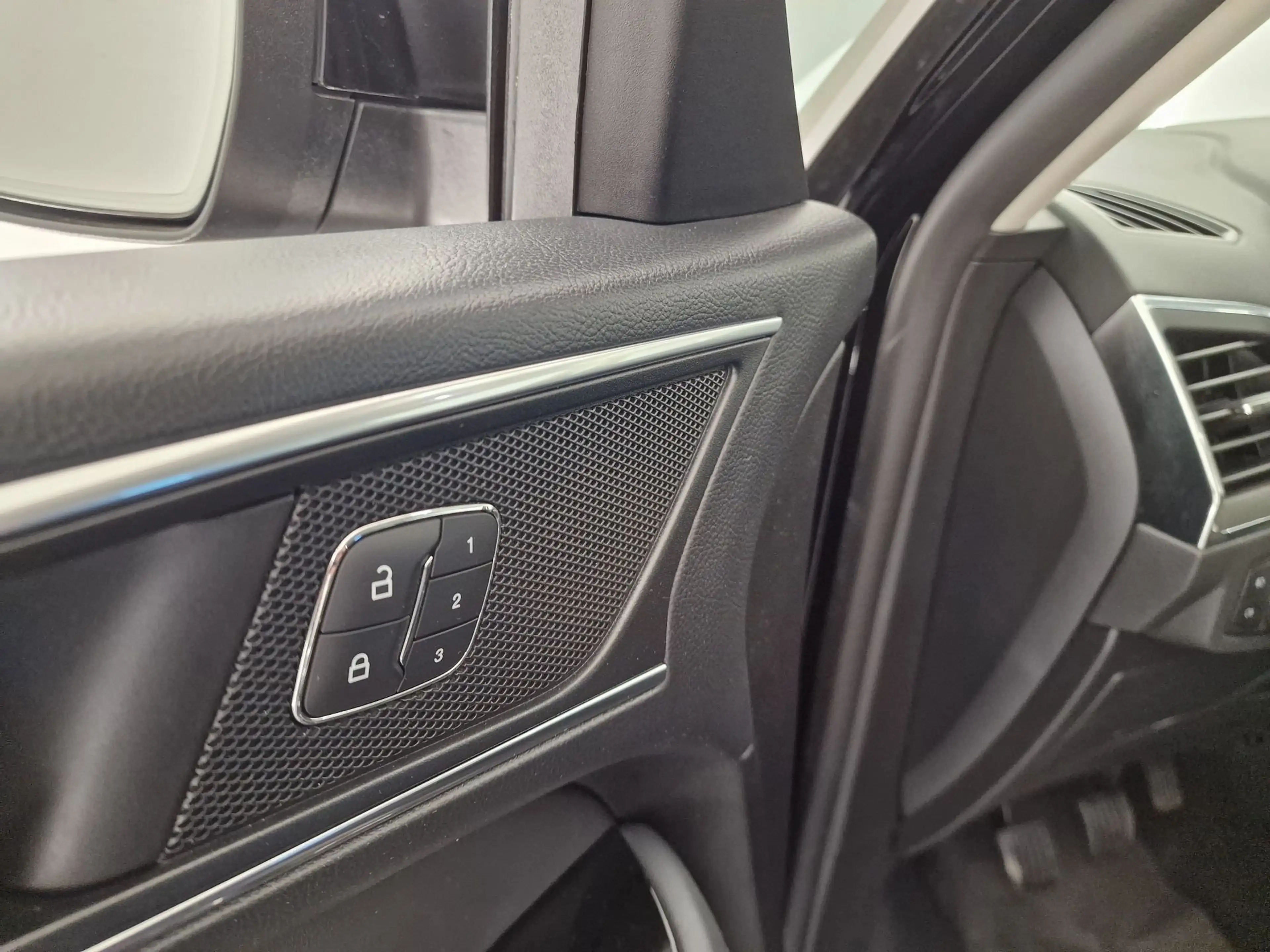 Ford S-Max TITANIUM 2.0TDCI 150PK+TAL VAN OPTIES — photo 10