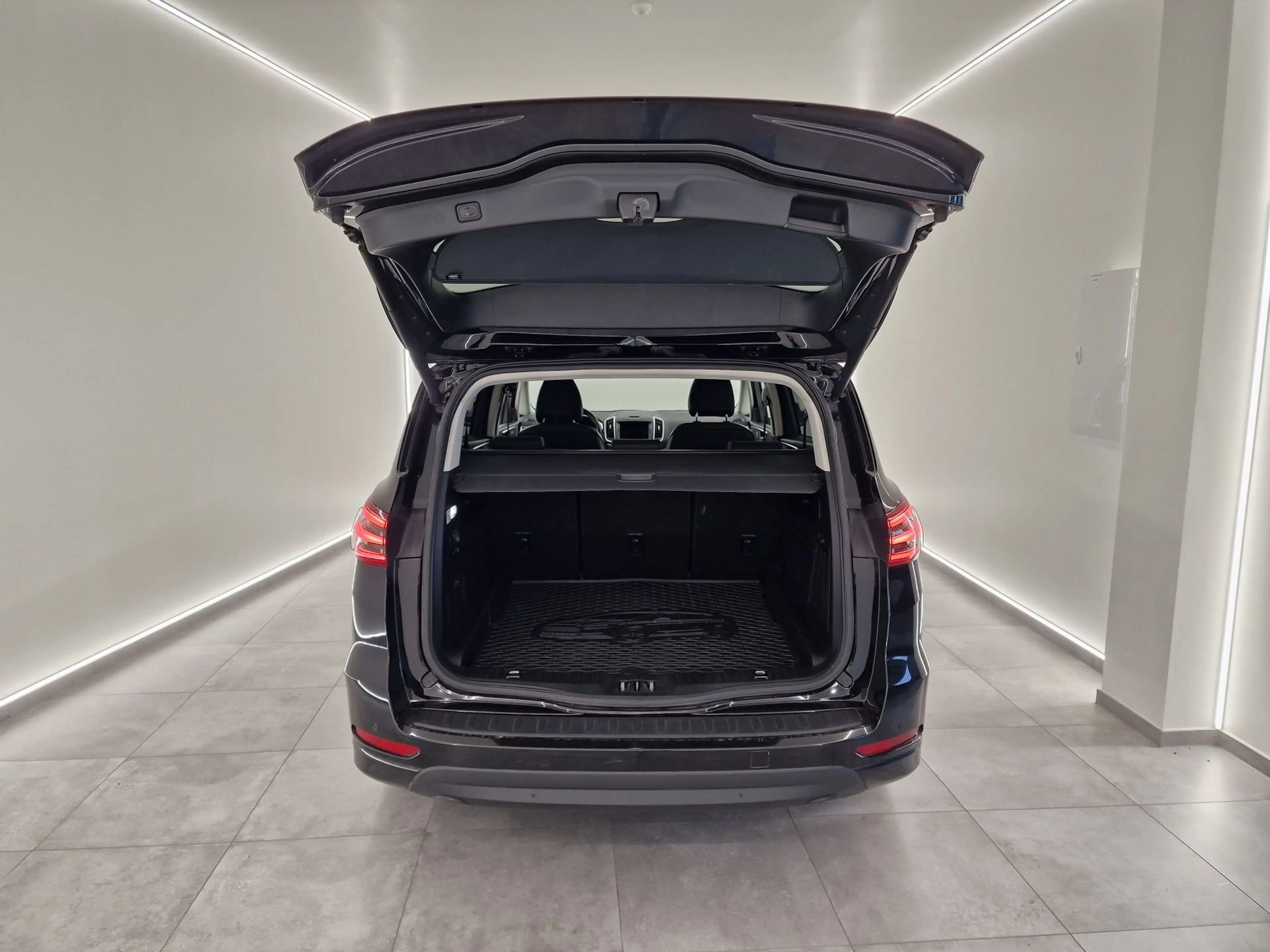 Ford S-Max TITANIUM 2.0TDCI 150PK+TAL VAN OPTIES — photo 4