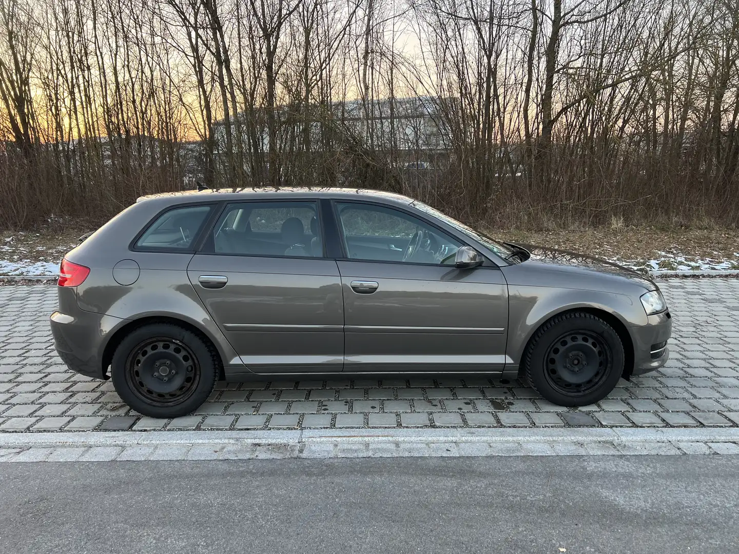 Audi A3 1.2 TFSI Attraction Grau - 2