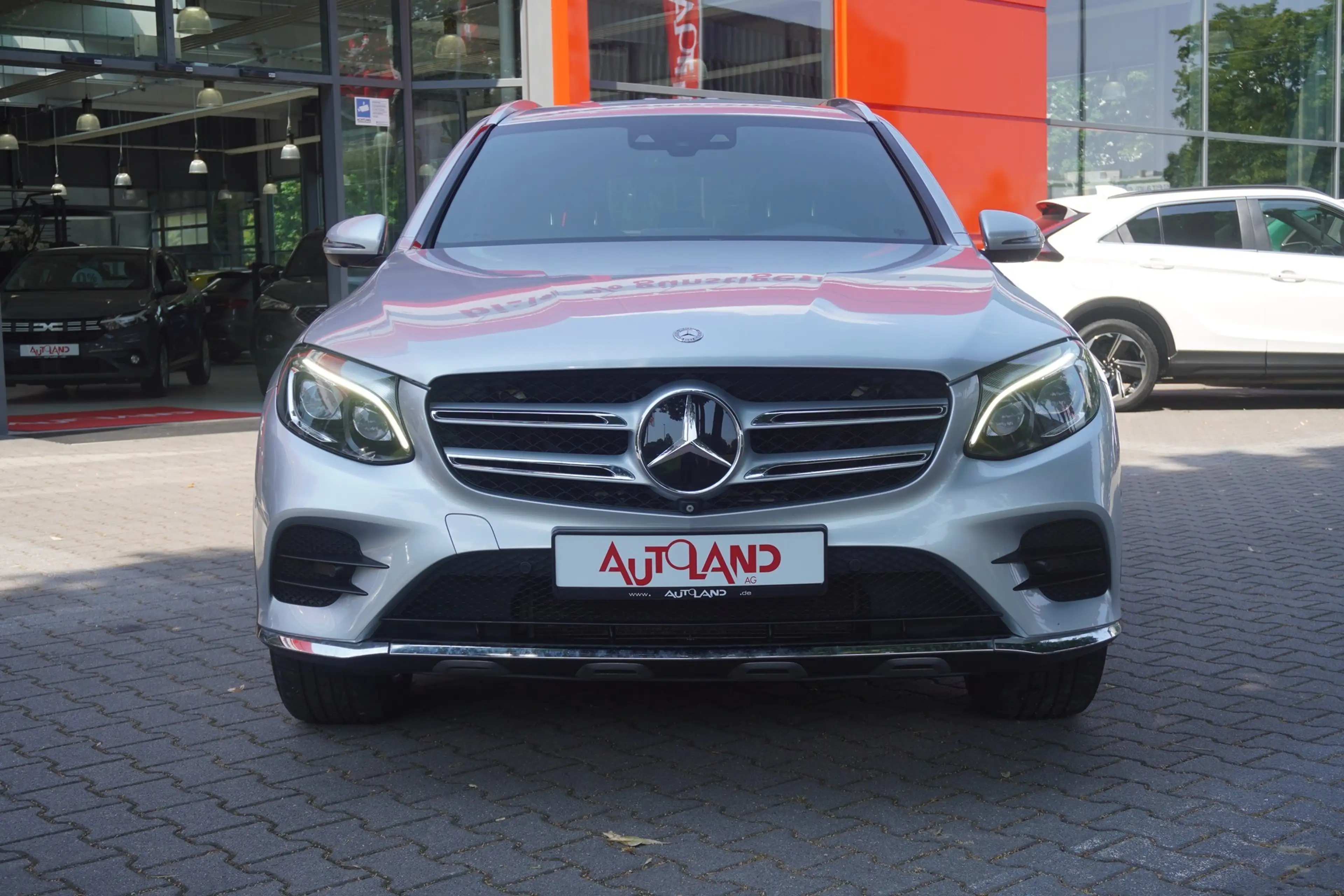 Mercedes-Benz GLC 250 4Matic AMG Line LED Navi AHK 360° ACC — photo 3
