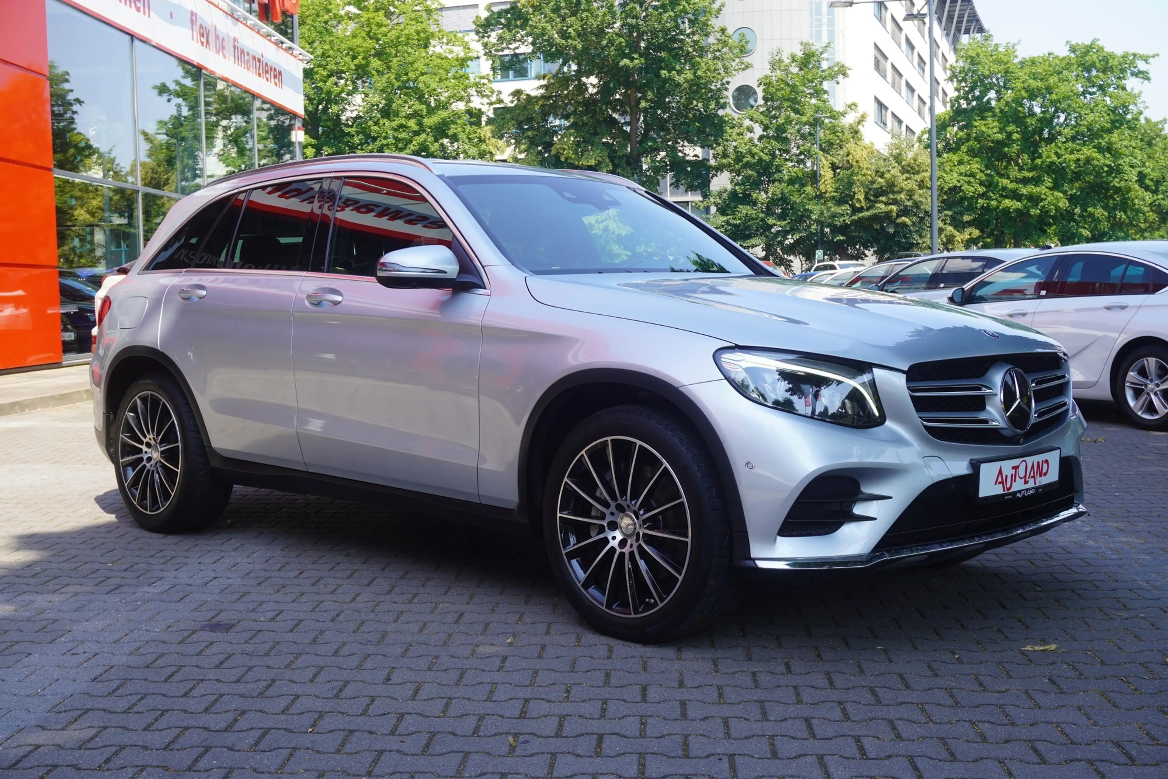 Mercedes-Benz GLC 250 4Matic AMG Line LED Navi AHK 360° ACC — photo 4