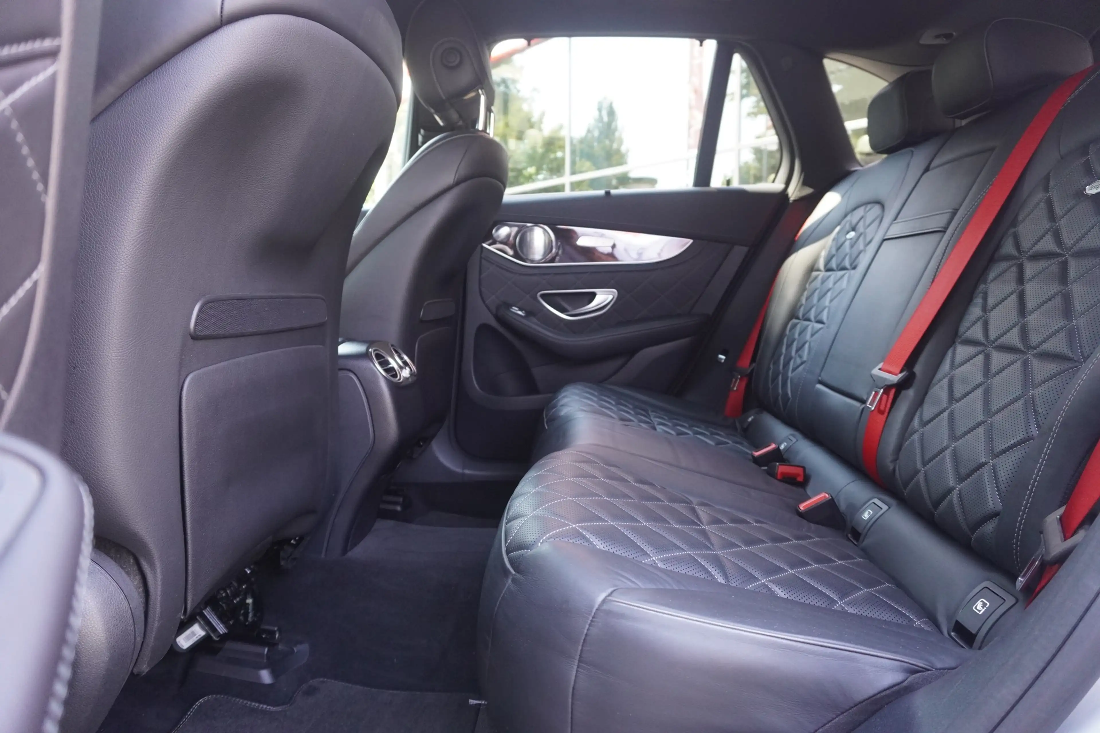 Mercedes-Benz GLC 250 4Matic AMG Line LED Navi AHK 360° ACC — photo 12