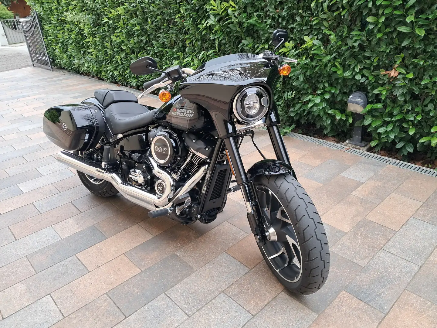 Harley-Davidson Sport Glide Schwarz - 2