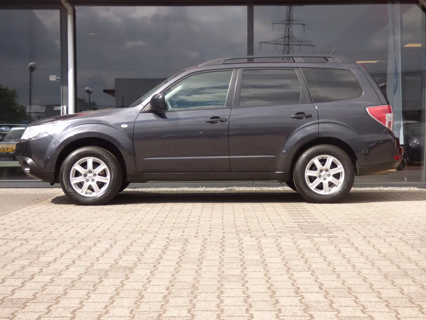 Subaru Forester 2.0 AWD Comfort AUTOMAAT | Trekhaak 1.500kg | Gris - 2
