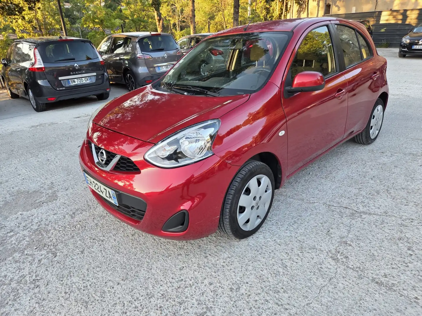 Nissan Micra Acenta Rouge - 2