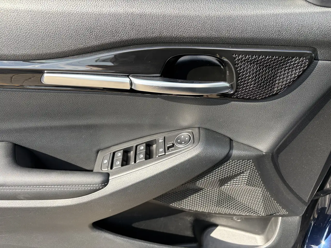 Kia Seltos снимка Kia Seltos