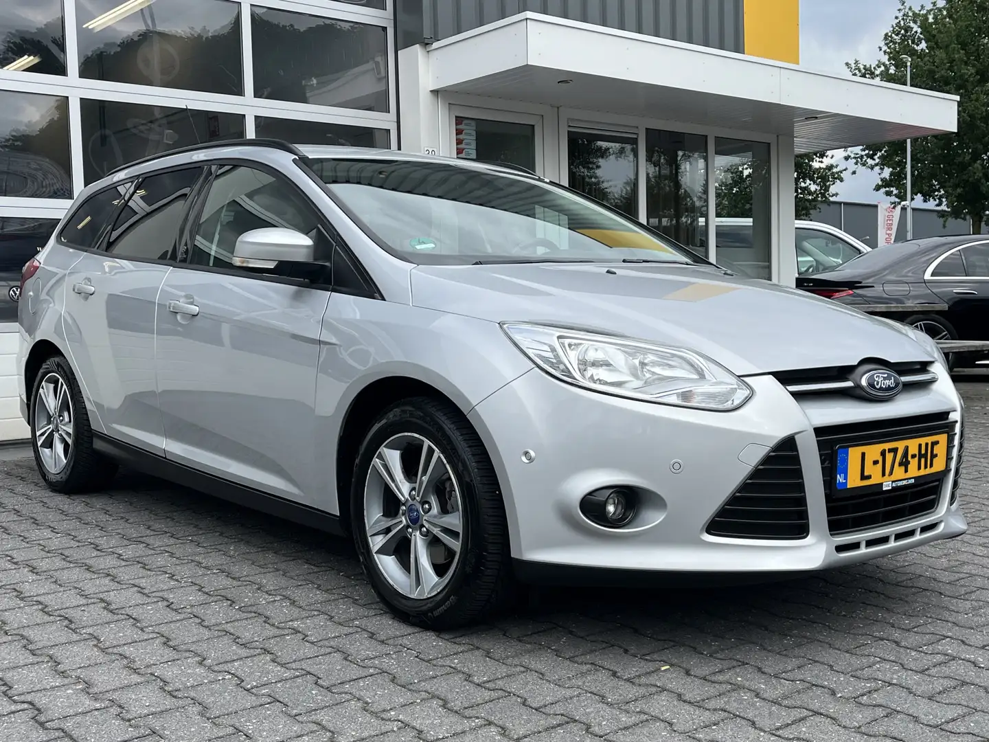 Ford Focus Wagon 1.0 EcoBoost "Champions League" edition Stoe Gris - 1