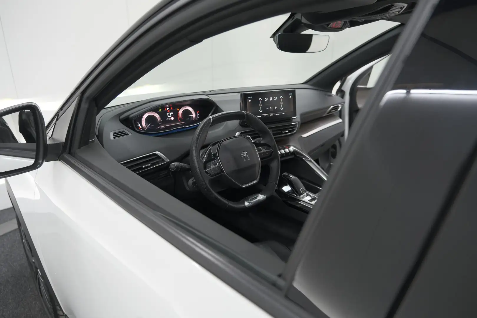 Peugeot 5008 PureTech 130 EAT8 GT Black Pack | Panoramadak | 36 Blanc - 2