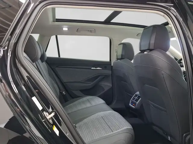 Skoda Superb view 6