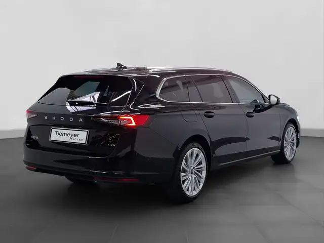 Skoda Superb view 3