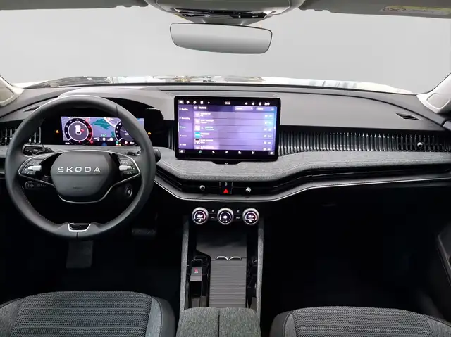 Skoda Superb view 5
