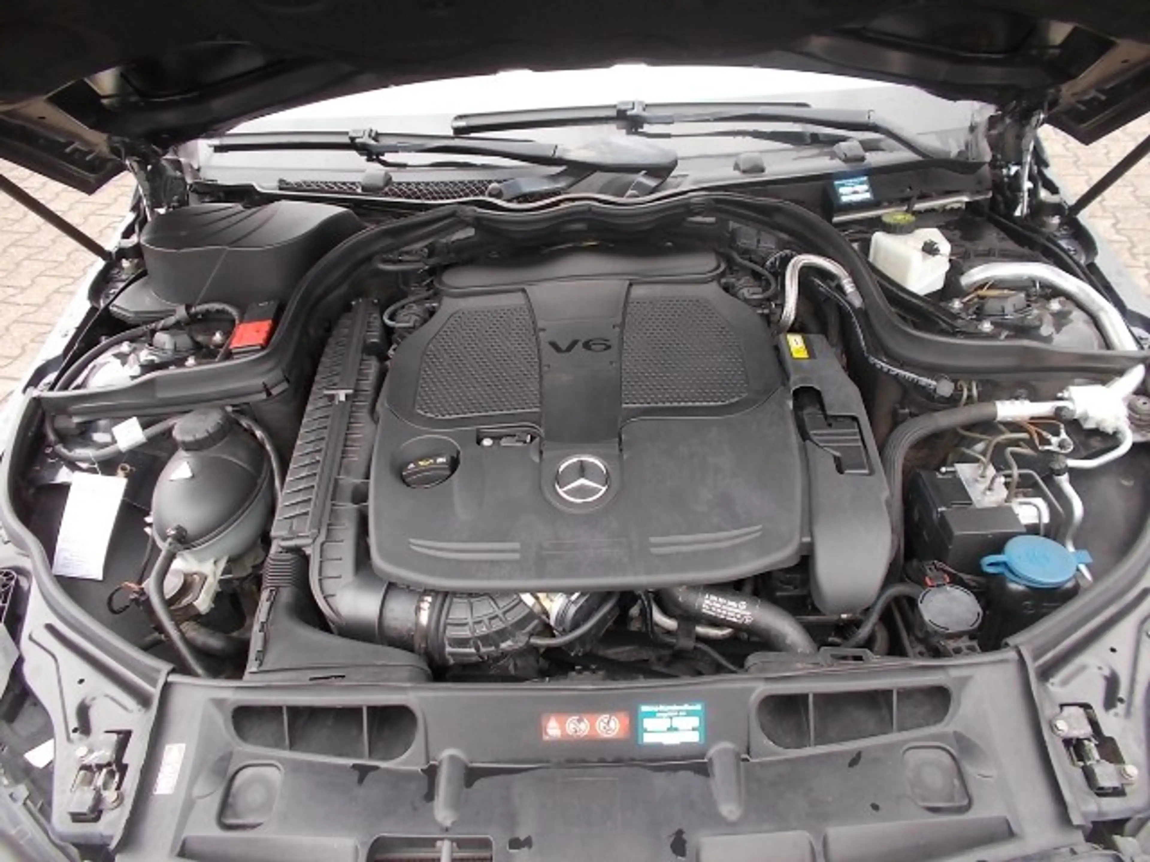 Mercedes-Benz C 350 Coupe, PanoSD, Leder, Navi, Alu19", zus. AluWR — photo 11